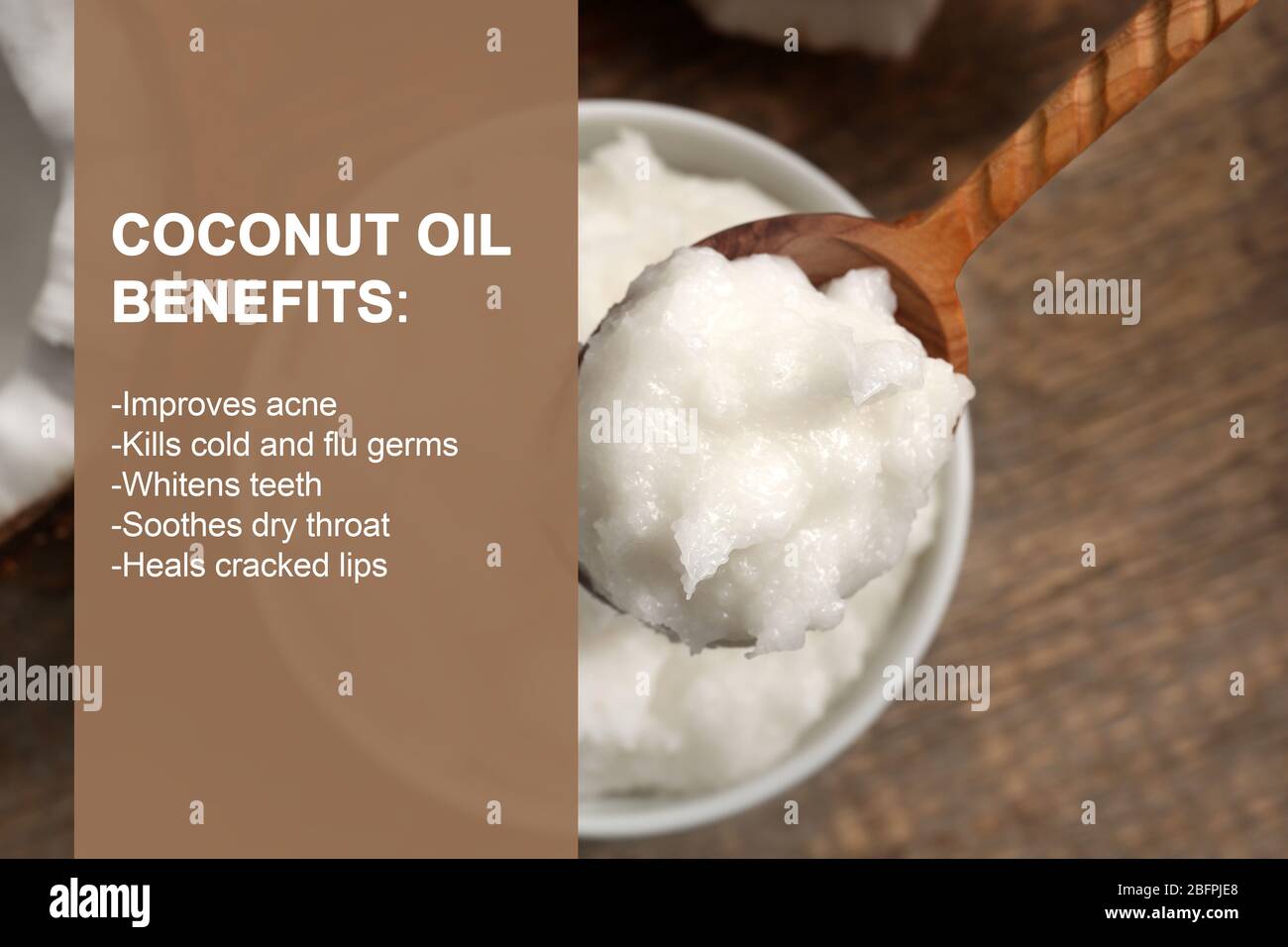 Liste der Vorteile und Kokosöl auf Hintergrund. Schönheitskonzept Stockfoto