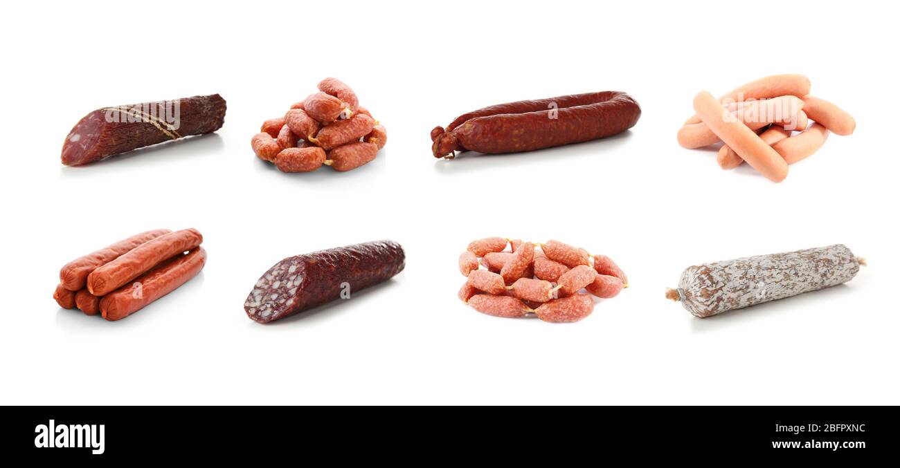 Verschiedene Würste auf weißem Hintergrund Stockfoto