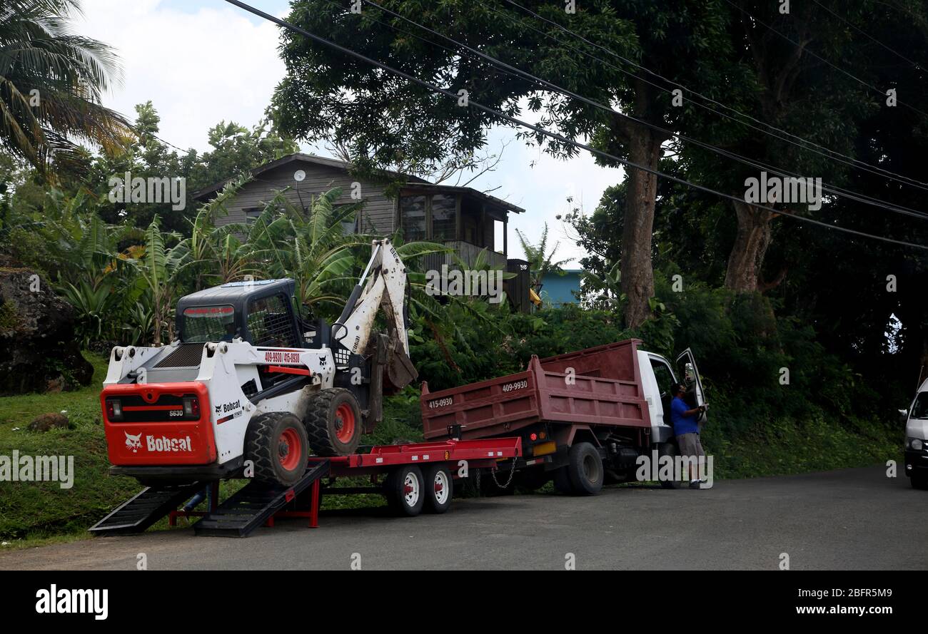 Grenada Digger wird in der Nähe des Grand Etang National Park aka Grand Etang Forest Reserve beladen Stockfoto