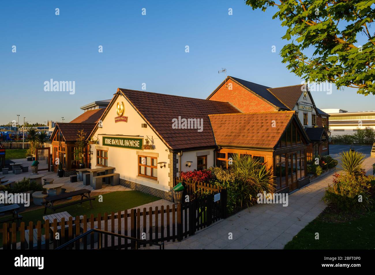Der Royal Horse Pub, Leamington Spa, Teil der Hungry Horse Kette von Pubs. Stockfoto
