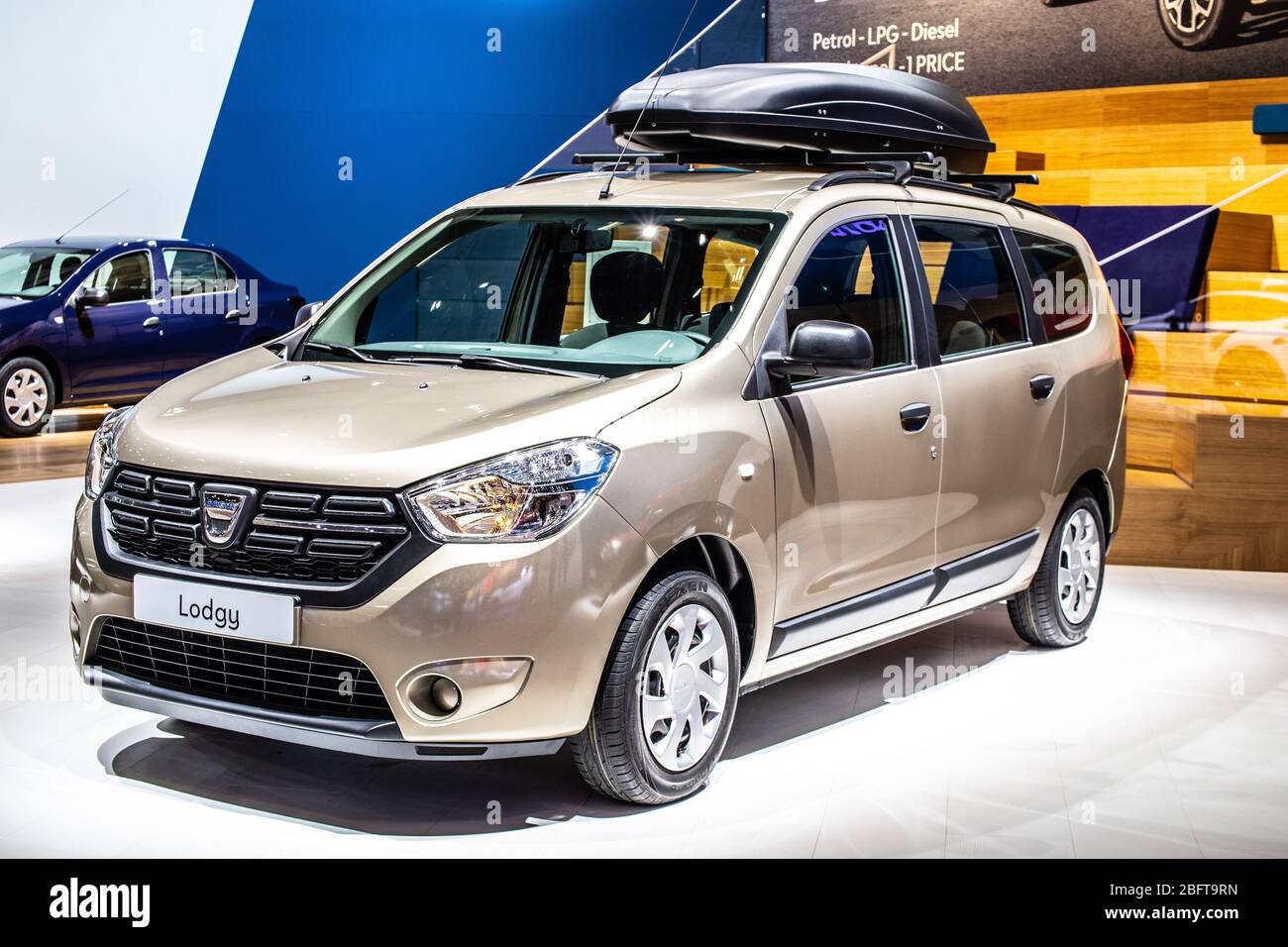 Brüssel, Belgien, 09. Januar 2020: DACIA LODGY auf der Brussels Motor Show, Automobile Dacia Stand, rumänischer Automobilhersteller Stockfoto