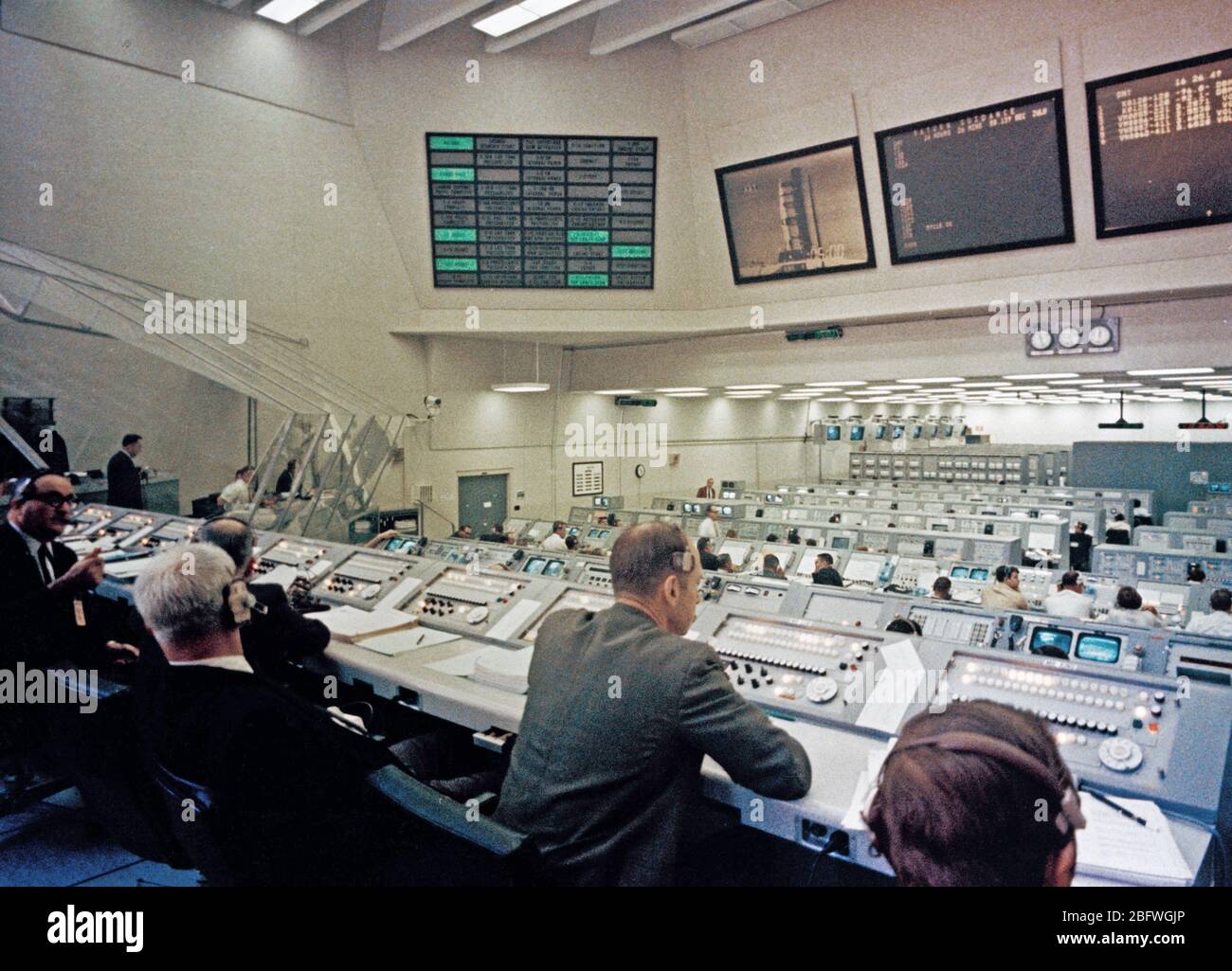 Gesamtansicht von Feuern Zimmer 2 in der Launch Control Center, Launch Complex 39, Kennedy Space Center, während einer Apollo 9 Countdown Demonstration Test Stockfoto