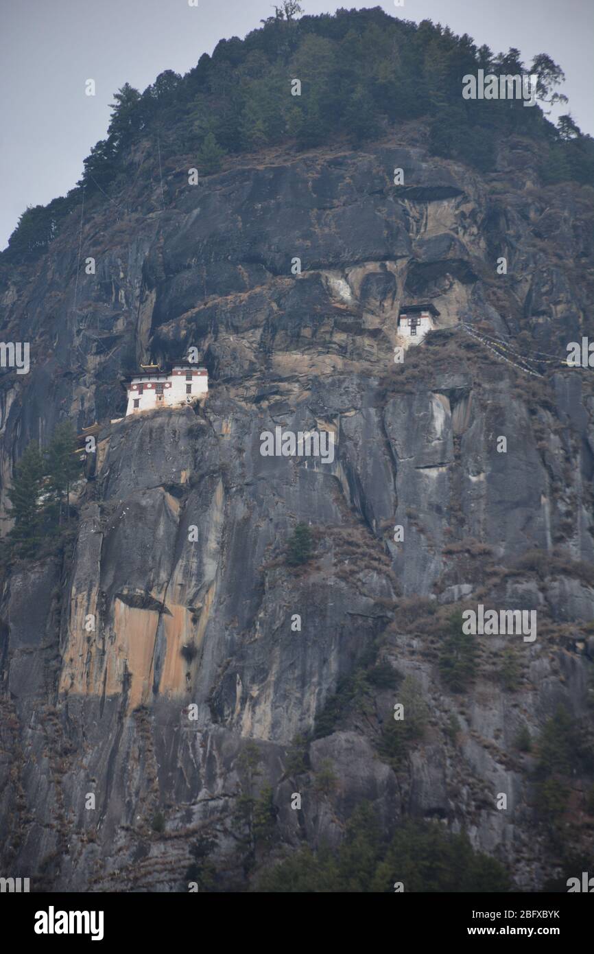Die Wanderung zum Tiger's Nest Kloster (auch bekannt als der Taktsang Weg nach Paro Taktsang) ist Bhutans beliebteste Touristenattraktion. Stockfoto