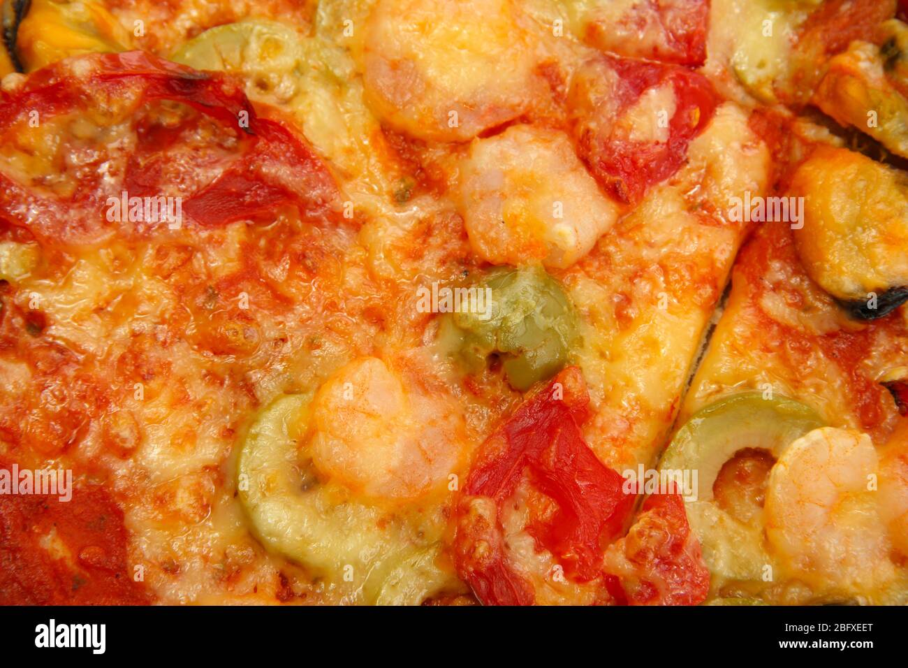 Leckere Pizza mit Garnelen und Muscheln aus der Nähe Stockfoto