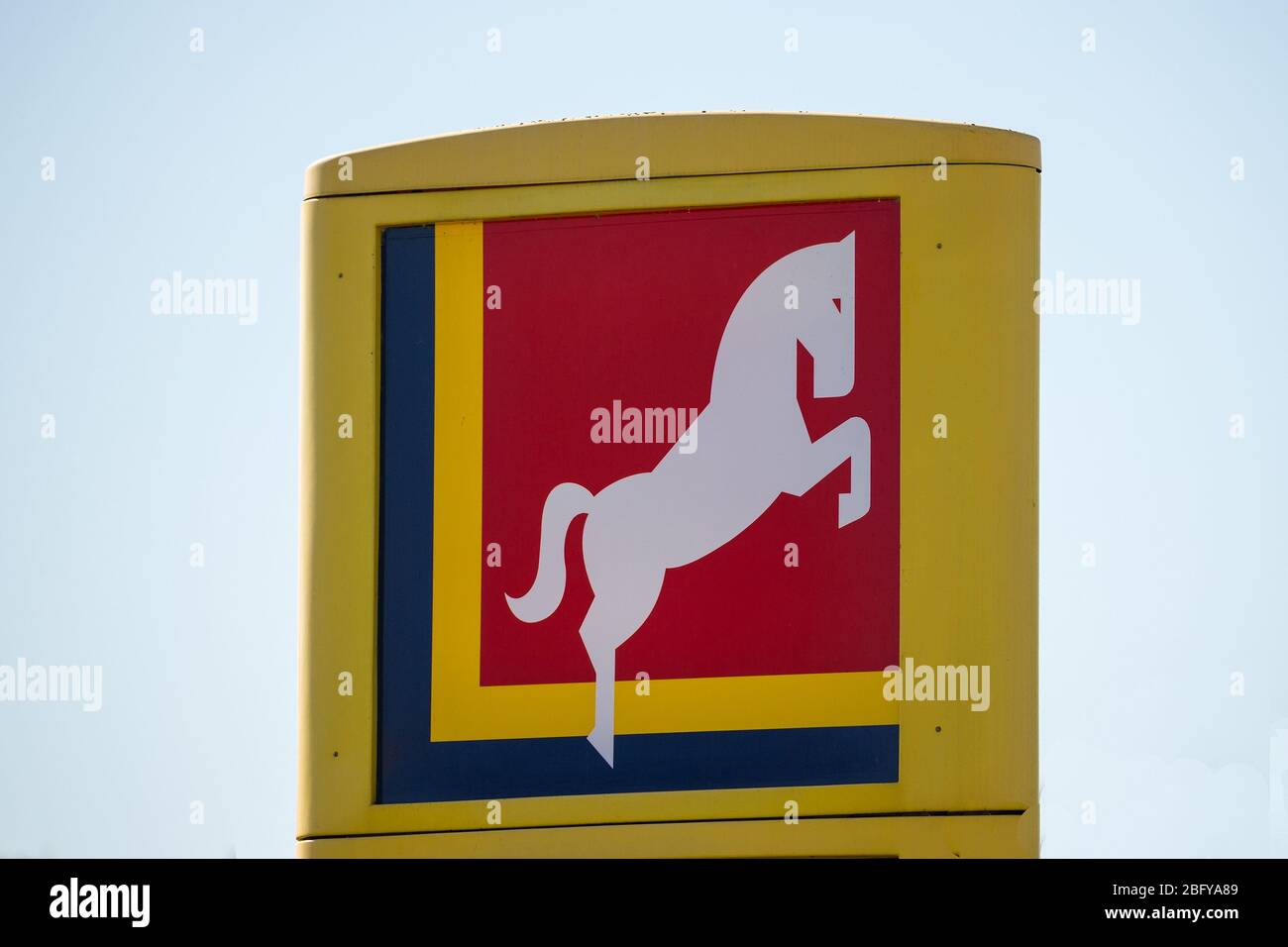 Osnabrück, Deutschland. April 2020. Osnabrück, Deutschland 04/19/2020: Symbolbilder - 2020 Westfälische Tankstelle, Logo, Feature/Symbol/symbolfoto/Merkmal/Detail/   Nutzung weltweit Quelle: dpa/Alamy Live News Stockfoto