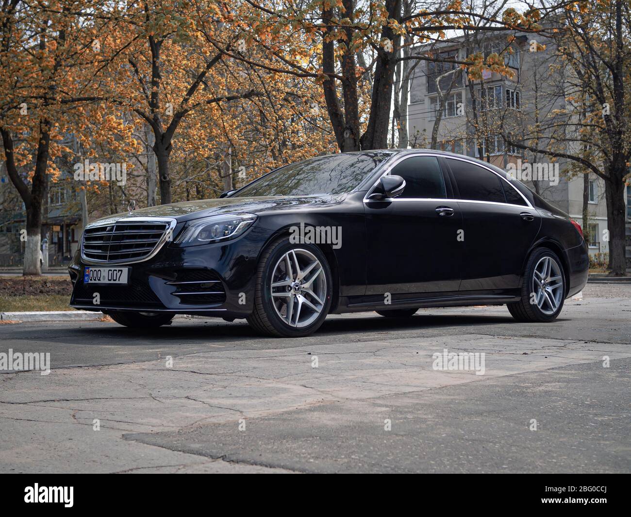CHISINAU, MOLDAWIEN-13. APRIL 2020: Mercedes-Benz S-Klasse S 350d 4matic (W222) Facelift Stockfoto