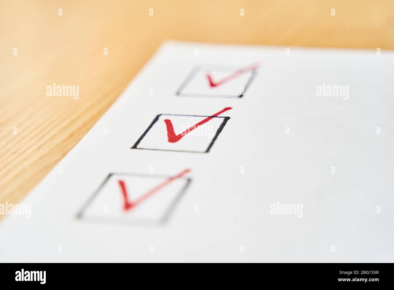 Check list red -Fotos und -Bildmaterial in hoher Auflösung – Alamy