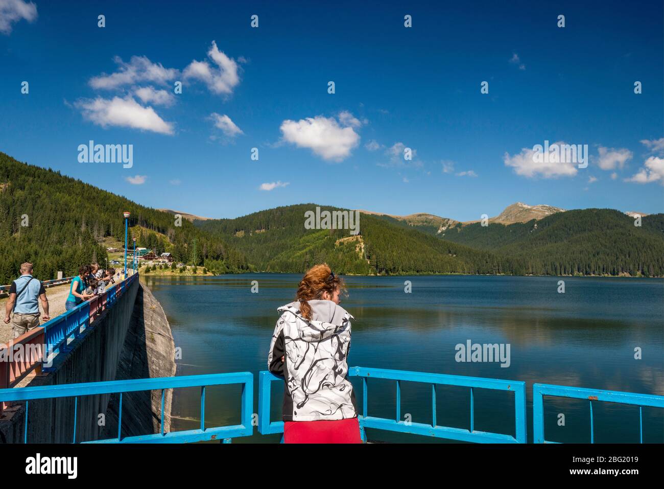 Lacul Bolboci, künstliches Reservoir in Bucegi-Gebirge, Südkarpaten (Siebenbürgische Alpen), Rumänien Stockfoto