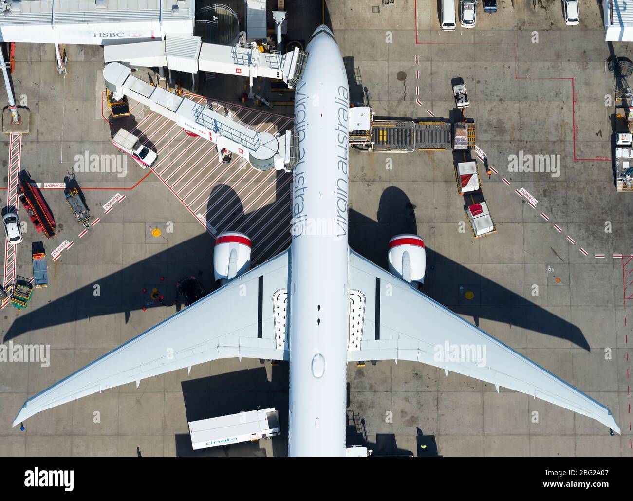Virgin Australia Boeing 777-Luftaufnahme am Sydney International Airport. Australische Fluggesellschaft tritt in freiwillige Verwaltung ein. Flugzeug VH-VOZ. Stockfoto