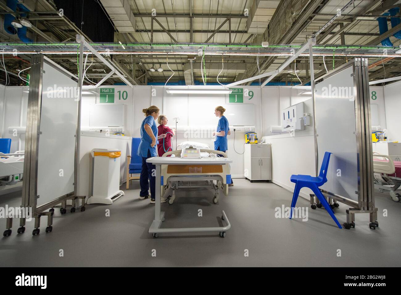 Glasgow, Großbritannien. April 2020. Im Bild: NHS Louisa Jordan Hospital öffnet. Das Krankenhaus ist operativ bereit, Patienten bei Bedarf zu behandeln. Die Bauarbeiten werden heute im Krankenhaus Louisa Jordan des NHS auf dem Scottish Events Campus (SEC) in Glasgow abgeschlossen. Ab Montag, dem 20. April 2020, wird das Krankenhaus bei Bedarf für die Behandlung von Patienten während des Coronavirus-Ausbruchs (COVID-19) ausgestattet und klinisch bereit sein. Das Krankenhaus zu bauen hat £43 Millionen gekostet. Quelle: Colin Fisher/Alamy Live News Stockfoto