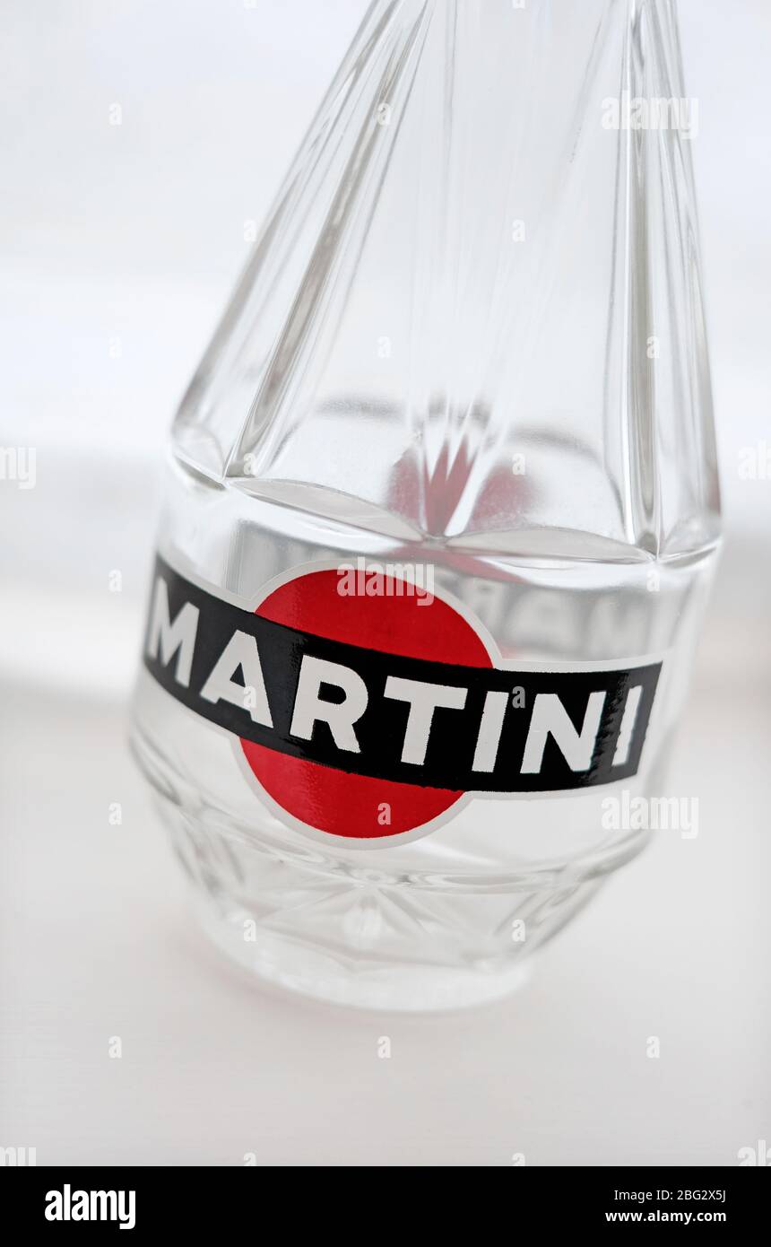 martini-Logo auf Glasflasche gedruckt Stockfoto