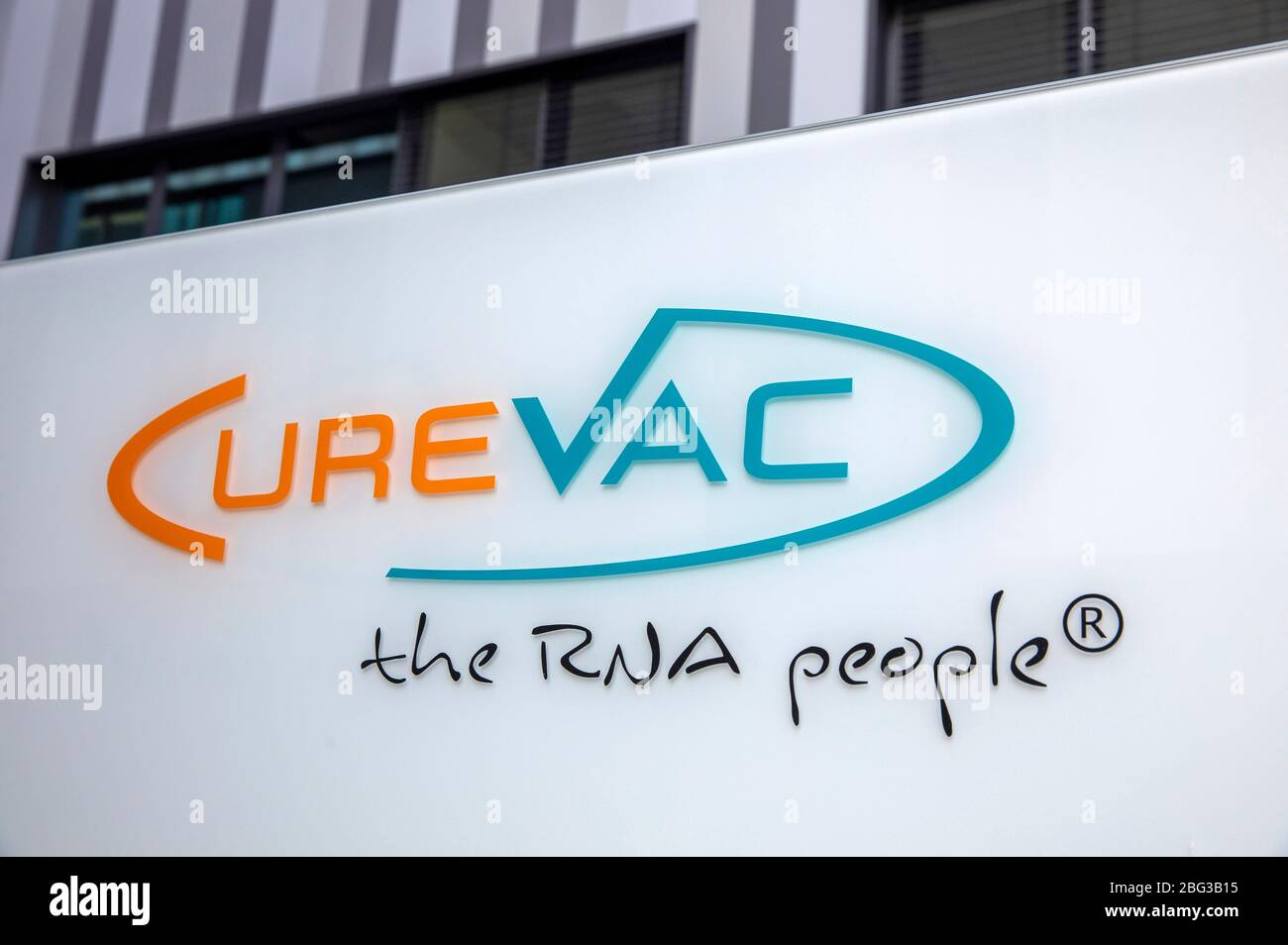 Tübingen, Deutschland. April 2020. Hoffnung auf den Impfstoff gegen das Corona-Virus vom Tubinger Pharmaunternehmen CureVac AG. Tübingen, 19. April 2020 Quelle: dpa/Alamy Live News Stockfoto