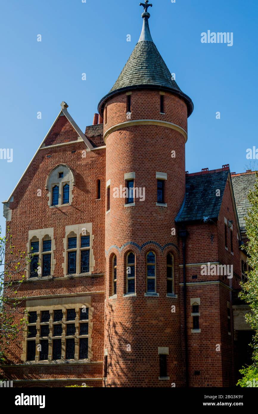 The Tower House, 29 Melbury Road, Kensington and Chelsea, London; entworfen von William Burges zwischen 1875 und 1881 im Stil der französischen Gotik Stockfoto