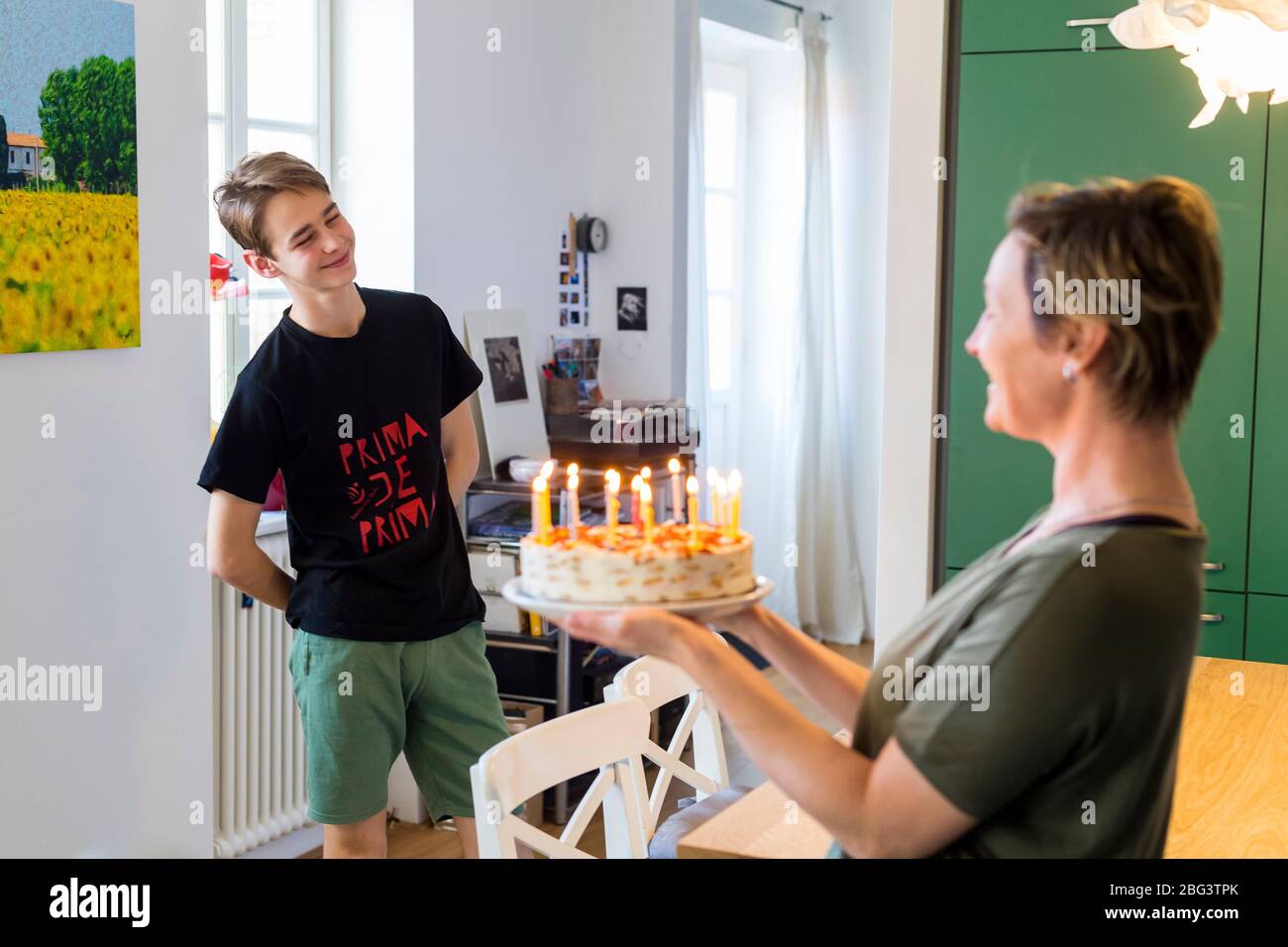 Startseite Geburtstag Familie Feier des Youngster Stockfoto