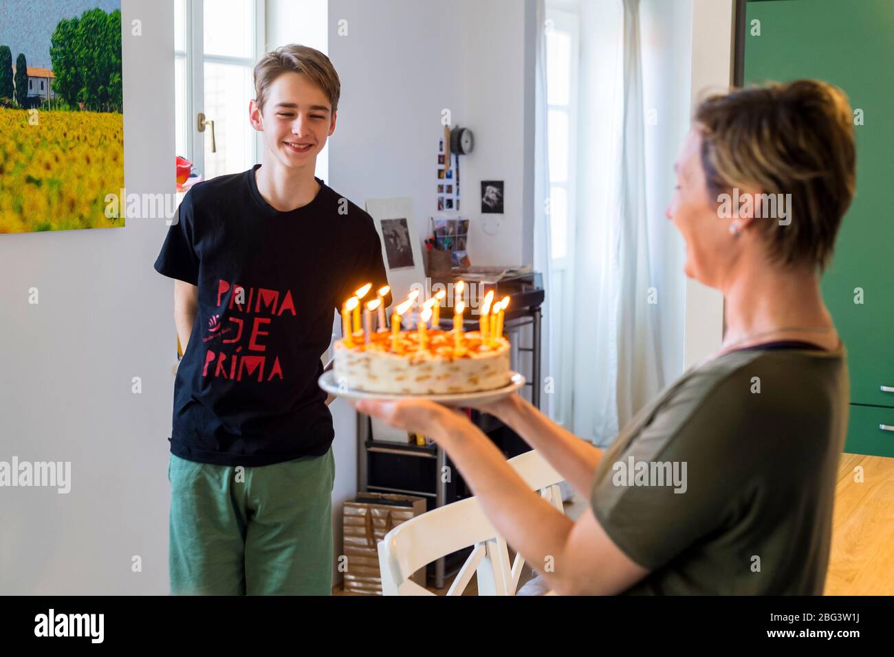Startseite Geburtstag Familie Feier des Youngster Stockfoto