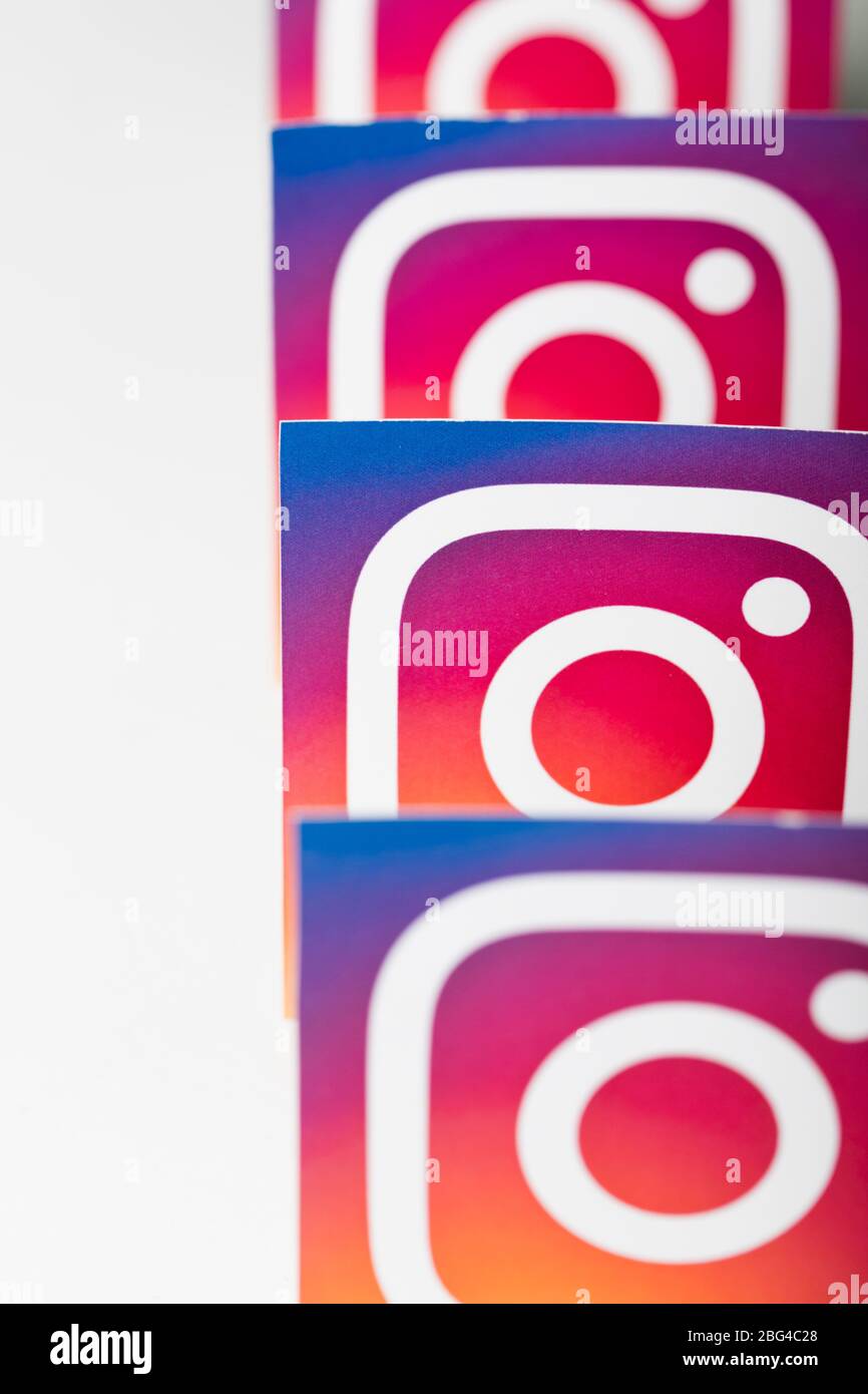 OXFORD, UK - AUGUST 22 2018: Eine Sammlung von Instagram-Logos auf Papier gedruckt. Stockfoto