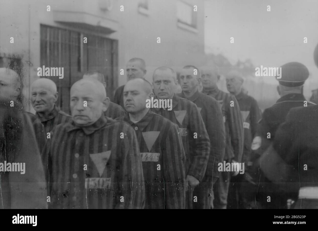 Dokumentation zum Zweiten Weltkrieg. Häftlinge im KZ Sachsenhausen, Deutschland, 1938. Stockfoto