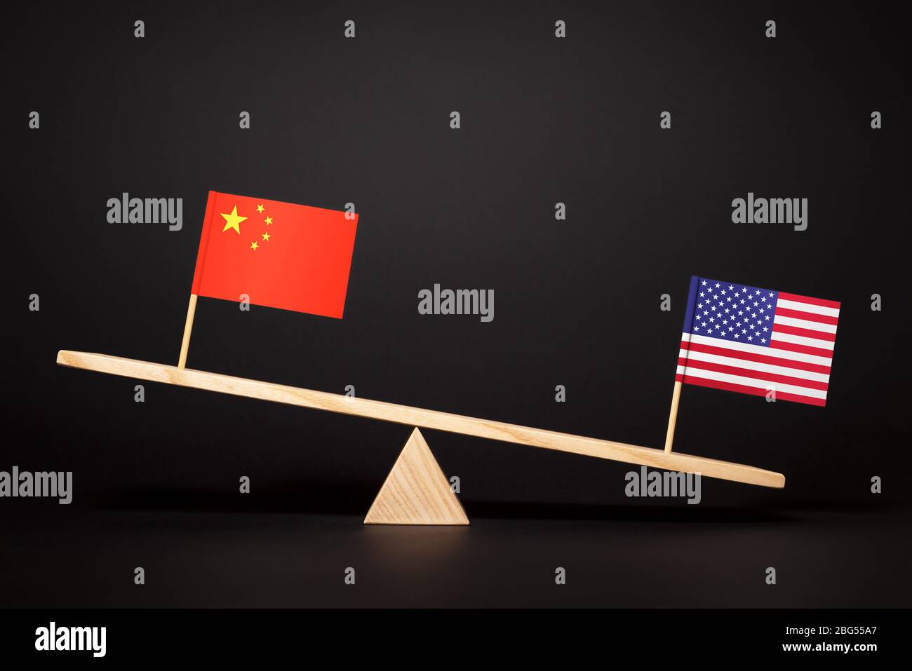 Kampf um die Führung zweier Volkswirtschaften. Handels- und Wirtschaftskrieg der USA und Chinas. Beziehungen zwischen China und den Vereinigten Staaten Stockfoto