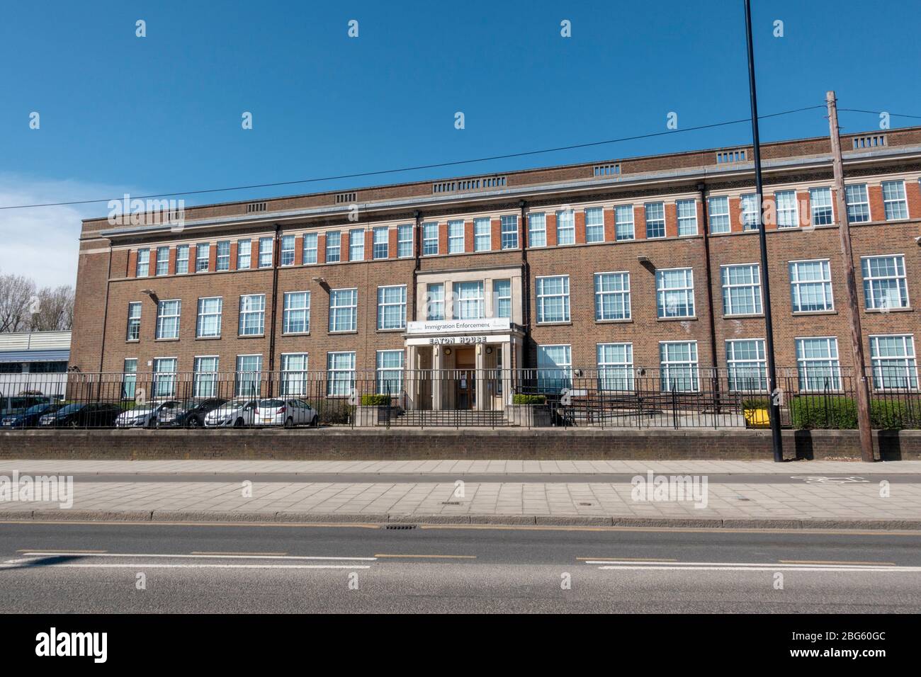 Außenansicht des Eaton House, eine UK Border Agency (Home Office) Einwanderung Meldestelle in Hounslow, West London, UK. Stockfoto