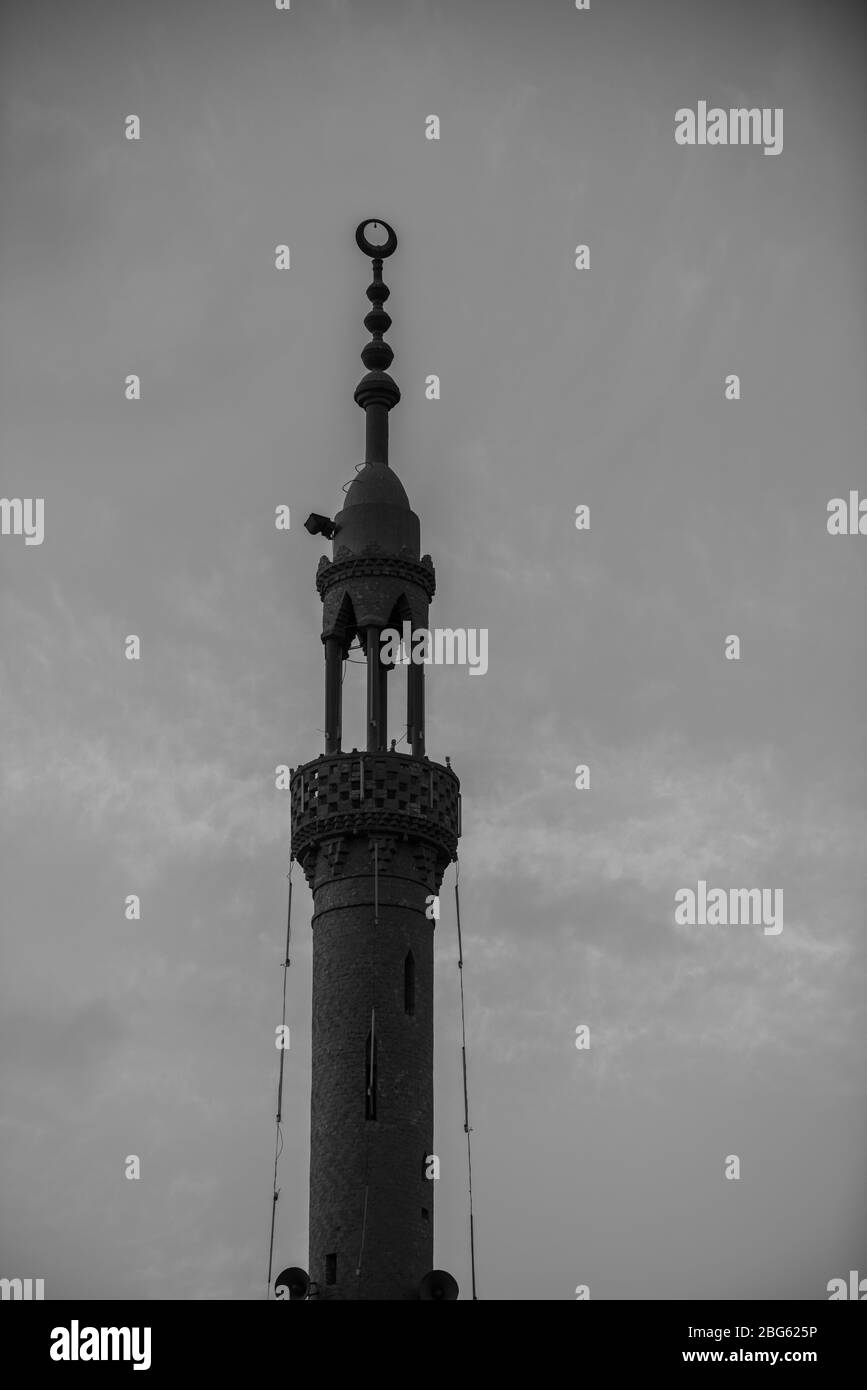 Alte Tempel Ruinen Wüsten und pulsierende Städte in ganz Ägypten zeigt die Landschaft des alten und neuen Ägypten. Pyramiden, Tempel, Flüsse und Ballons und som Stockfoto