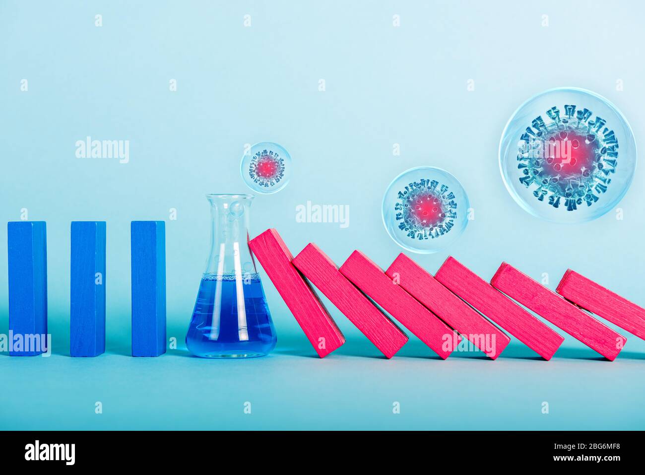 Konzept der covid19 Coronavirus Pandemie mit fallenden Kette wie ein Domino-Spiel. Ansteckung und Infektionsprogression durch eine Heilung von medizinischen gestoppt Stockfoto