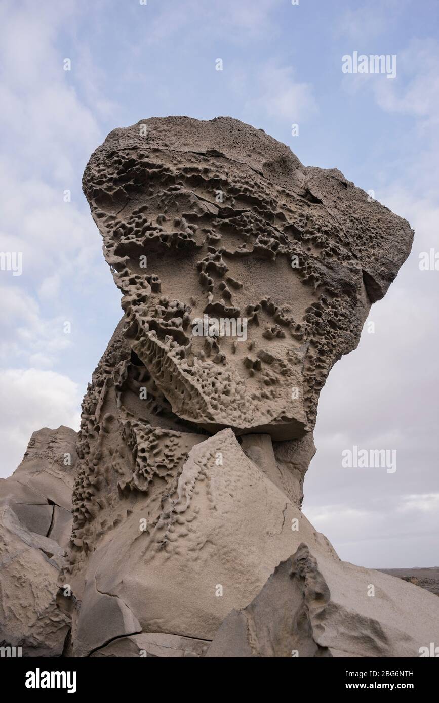 Felsformationen an der Brücke zwischen den Kontinenten, Halbinsel Reykjanes, Island Stockfoto