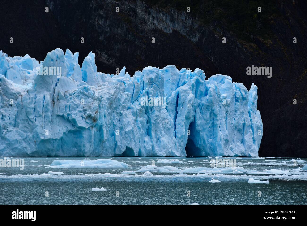 Beeindruckende chaotische Gletscherzunge des Spegazzini-Gletschers am lago argentino, patagonien, Argentinien Stockfoto