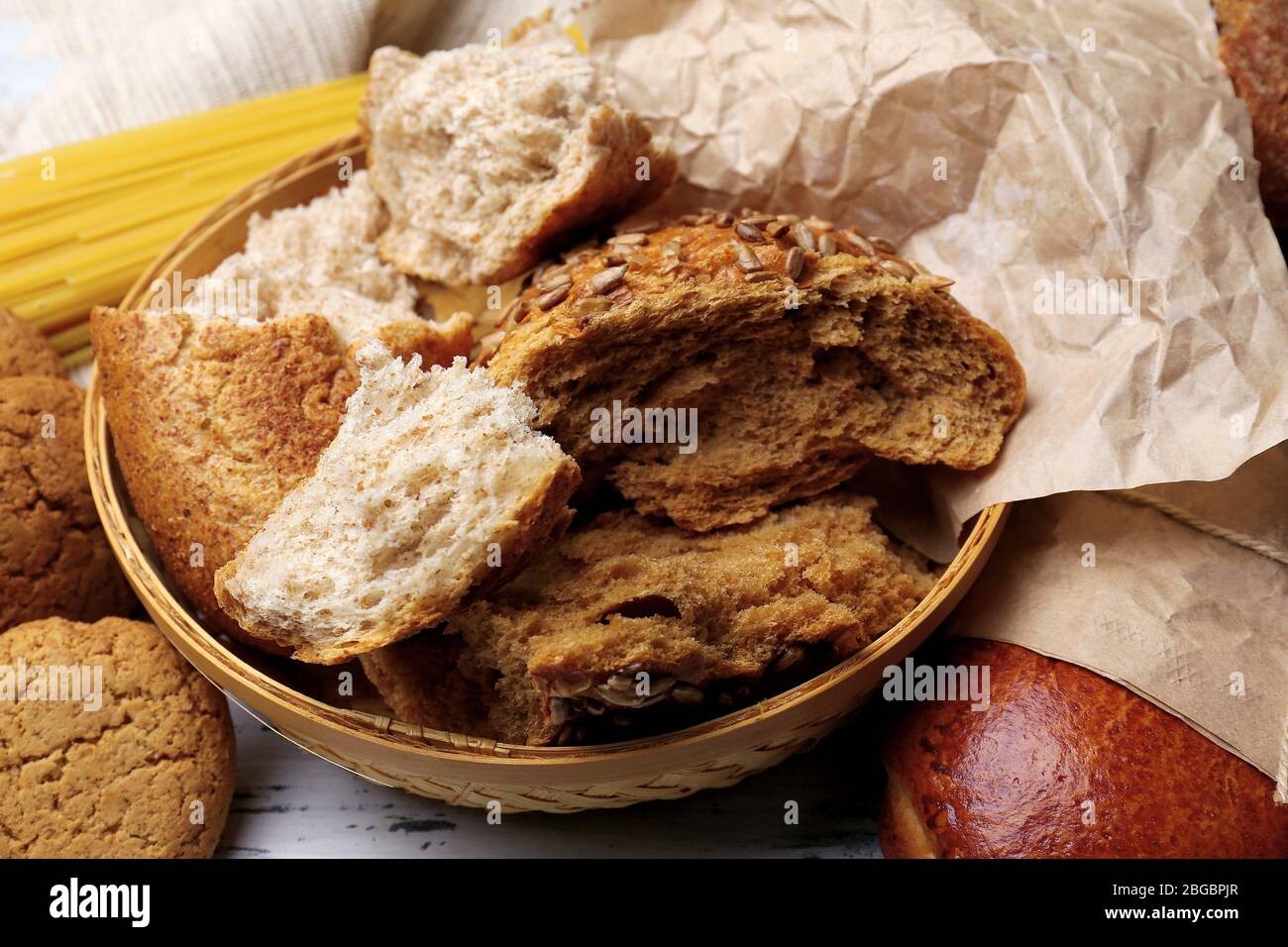 Brot aus nächster Nähe brechen Stockfoto