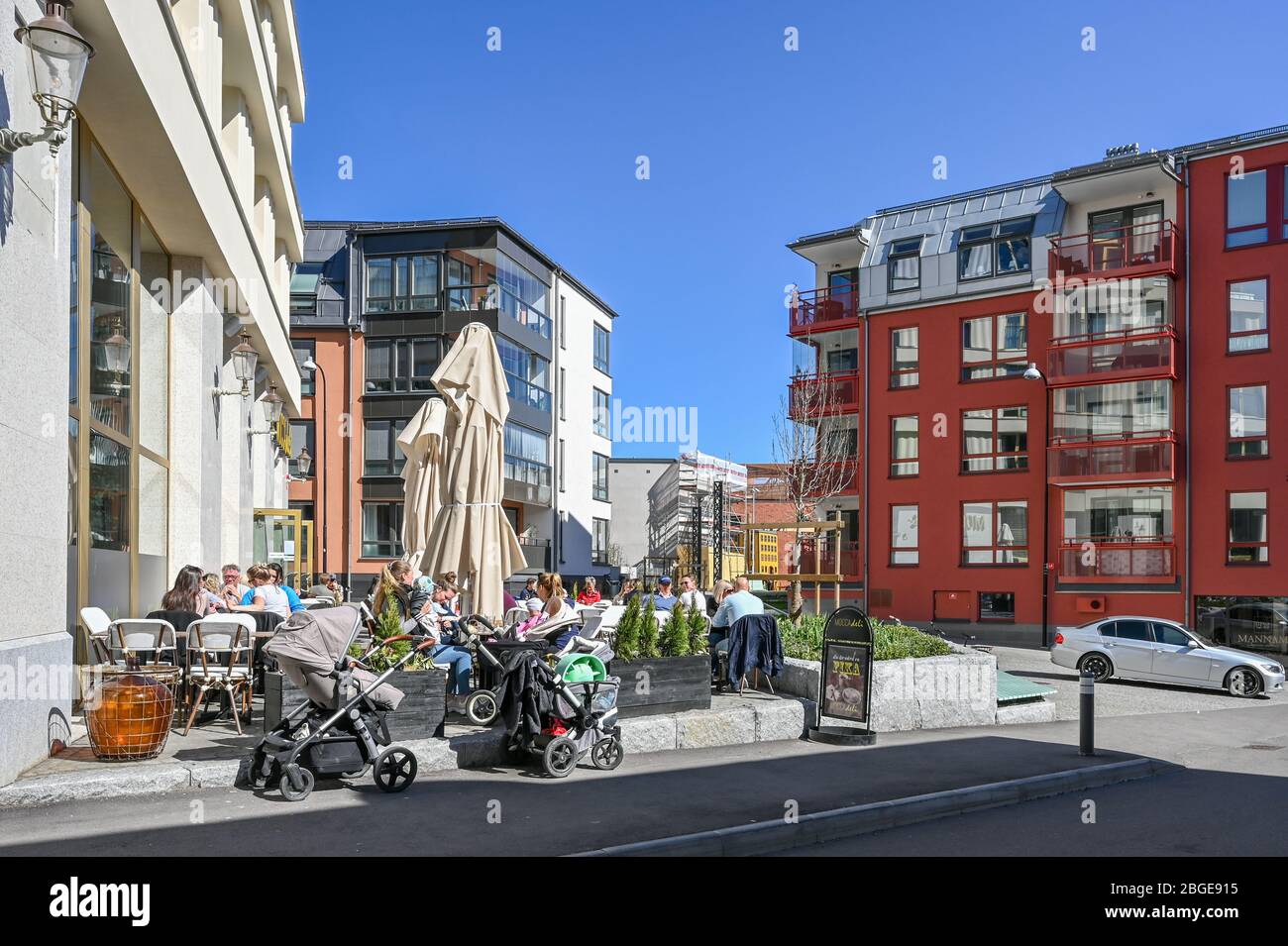Frühlingsatmosphäre zum Mittagessen in Norrköping, Schweden. Norrköping ist eine historische Industriestadt. Stockfoto