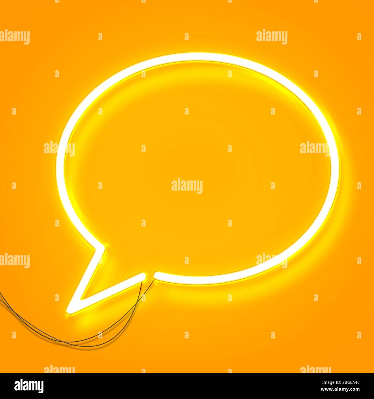 Leuchtend gelbe leuchtende Neon-Sprechblase Stockfoto