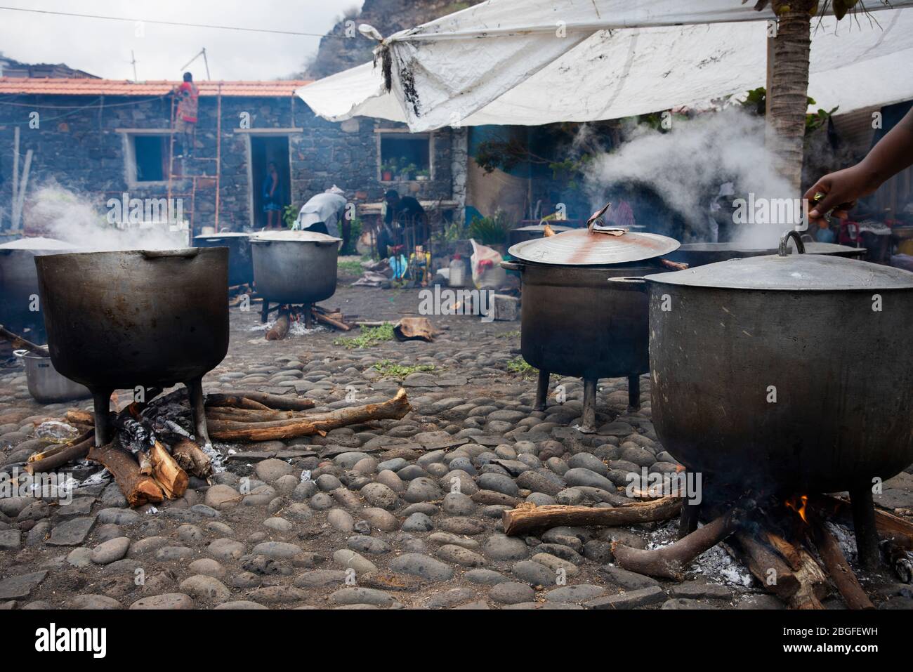 Traditionelles Essen beim Fischfest in Cidade Velha, Kap Verde Stockfoto