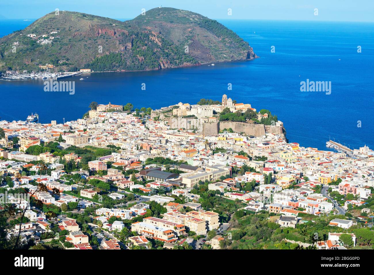 Draufsicht auf Lipari Stadt, Lipari, Sizilien, Italien Stockfoto