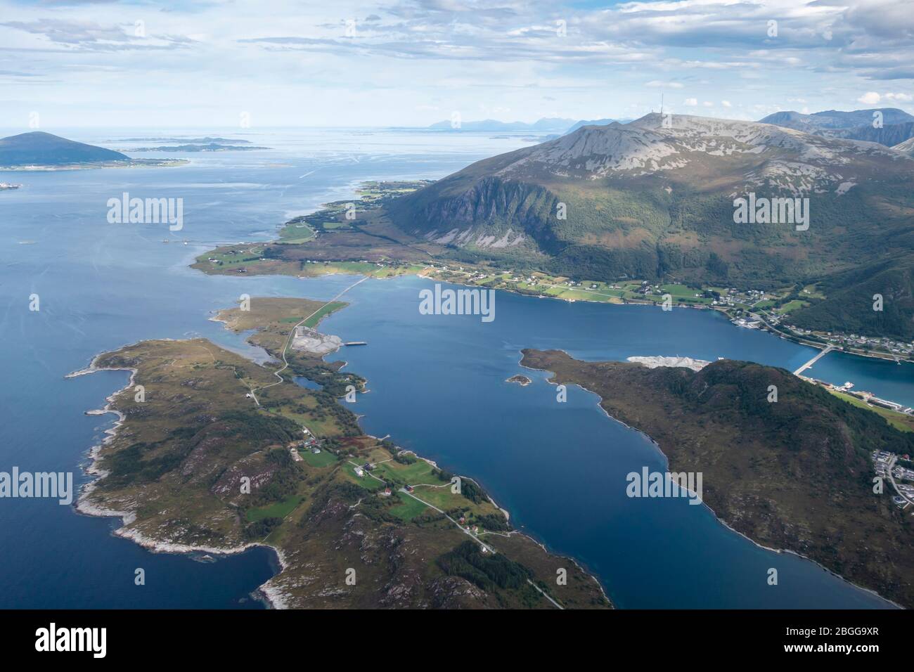 Luftaufnahme der Fjorde in Norwegen, aus einem Flugzeug Stockfoto