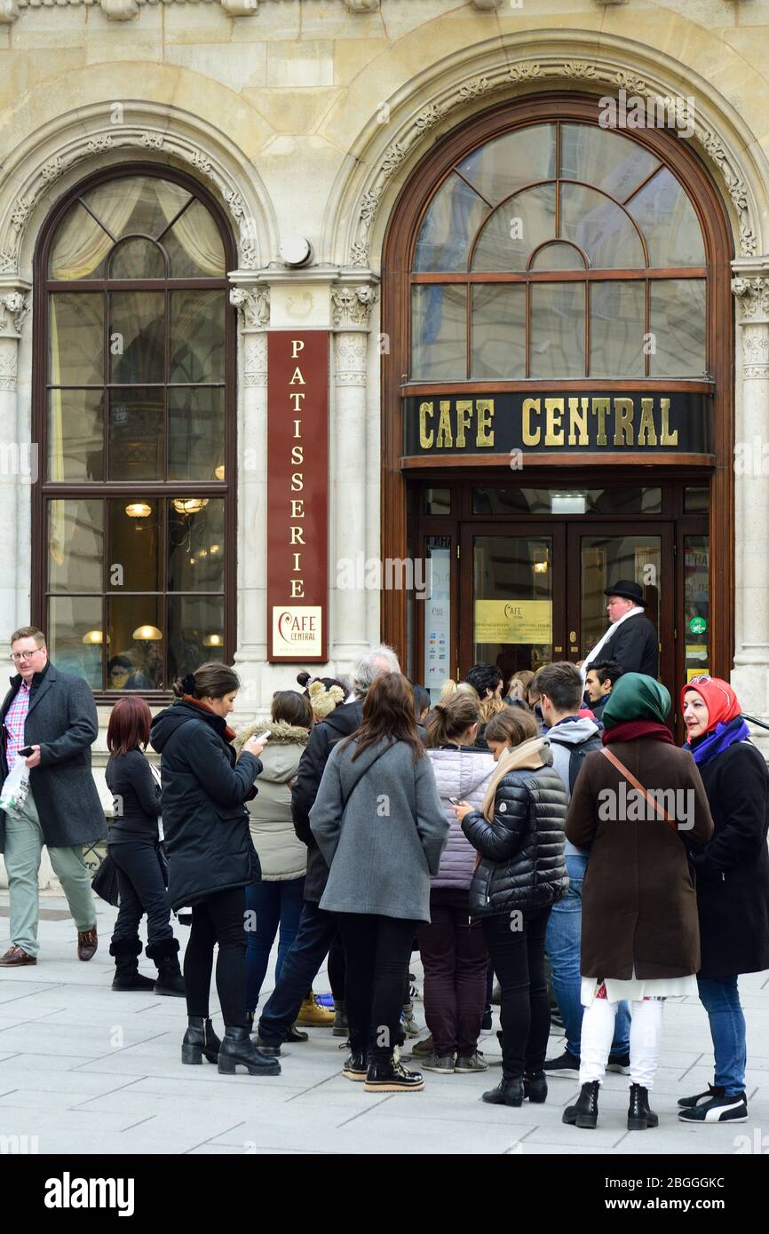Wien, Österreich. Das Cafe Central ist ein Kaffeehaus in Wien Stockfoto