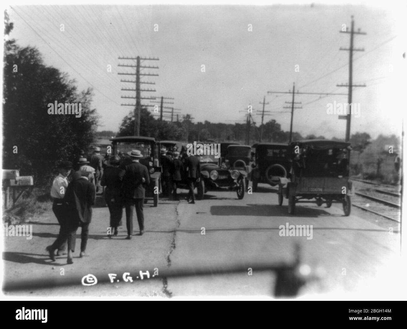 Autobahn voll mit Autos und Menschen) - F.G.H Stockfoto