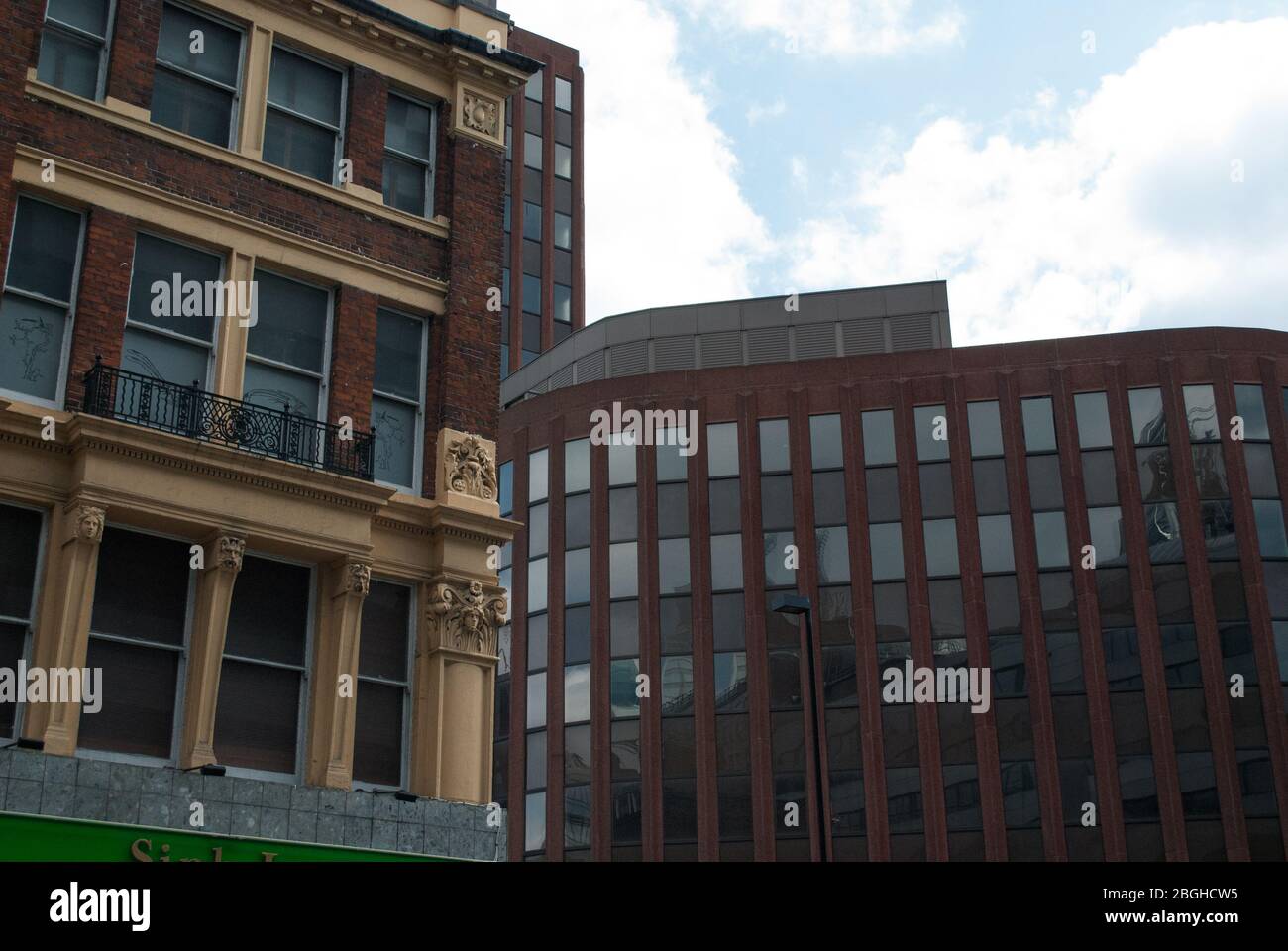 Red Tower Block Offices Latham House, 15 MinoriesTower, London EC3N 1AX Stockfoto