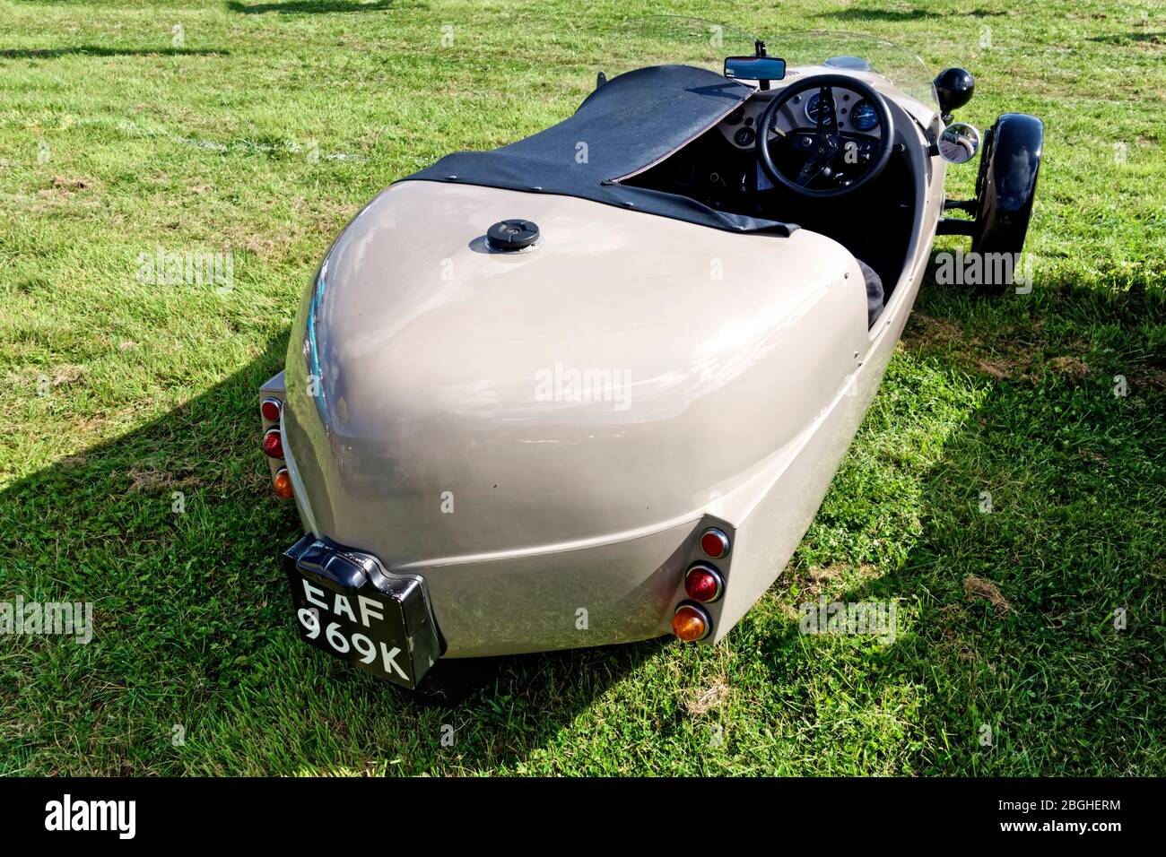 Westbury, Wiltshire / UK - 1. September 2019: Ein 1971 registrierter Lomax dreirädriger britischer Trikotwagen auf der Basis mechanischer Komponenten des Citreon 2CV Stockfoto