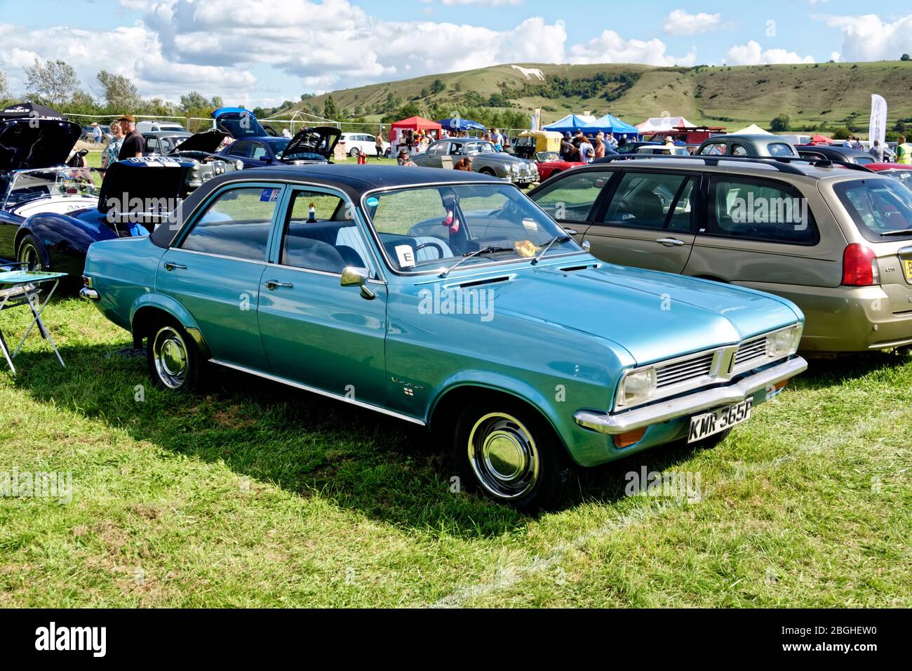 Westbury, Wiltshire / UK - 1. September 2019: Ein 1975 Vauxhall Viva HC Rio, KMR 365P, auf der White Horse Classic & Vintage Vehicle Show 2019 Stockfoto