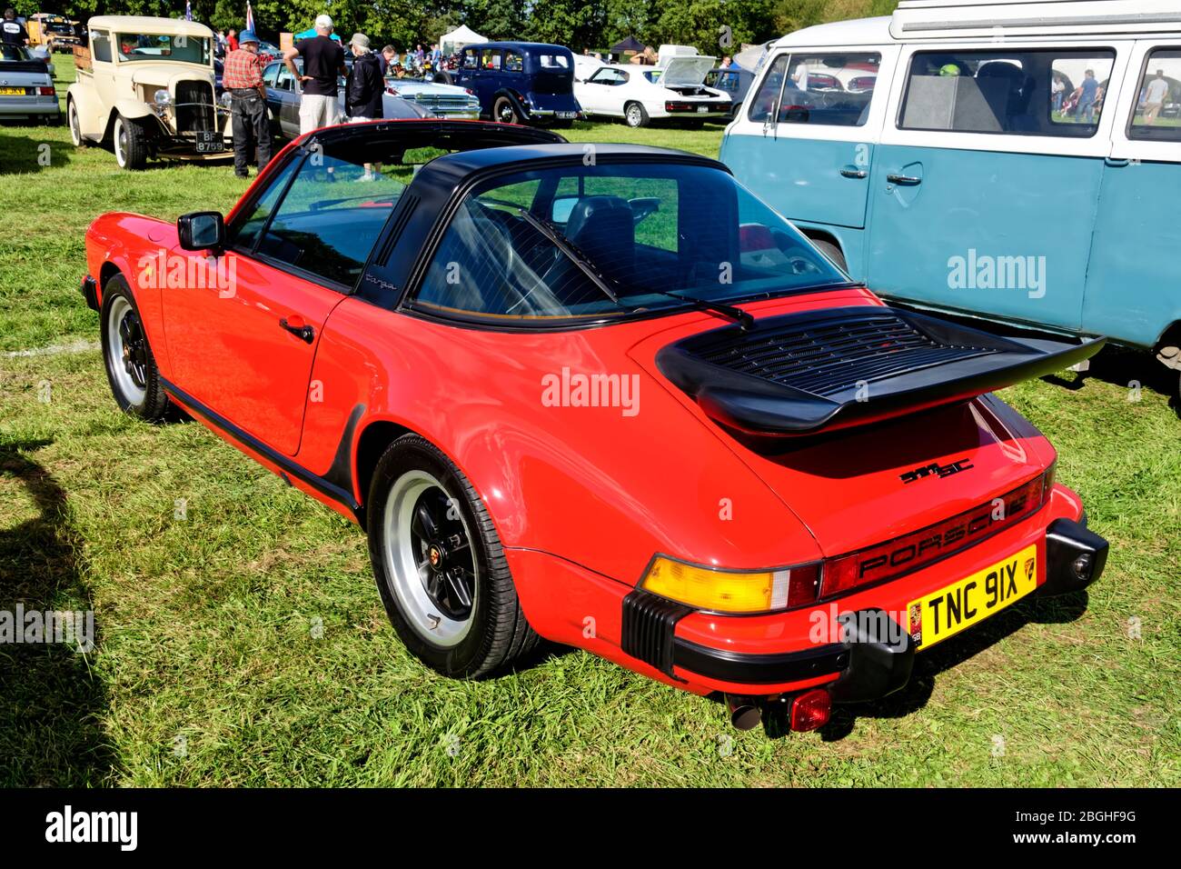 Westbury, Wiltshire / UK - 1. September 2019: Ein 1981 rot gefärbter Porsche 911SC Targa zweitüriger, 2+2 Hochleistungs-Sportwagen mit Heckmotor Stockfoto