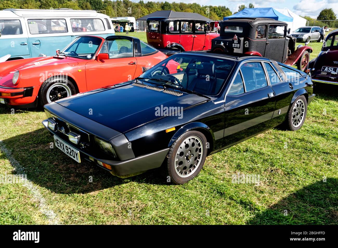 Westbury, Wiltshire / UK - September 1 2019:1982 Pininfarina-entworfener Lancia Montecarlo (Typ 137) Mittelmotor-Sportwagen (EVX 920Y) Stockfoto