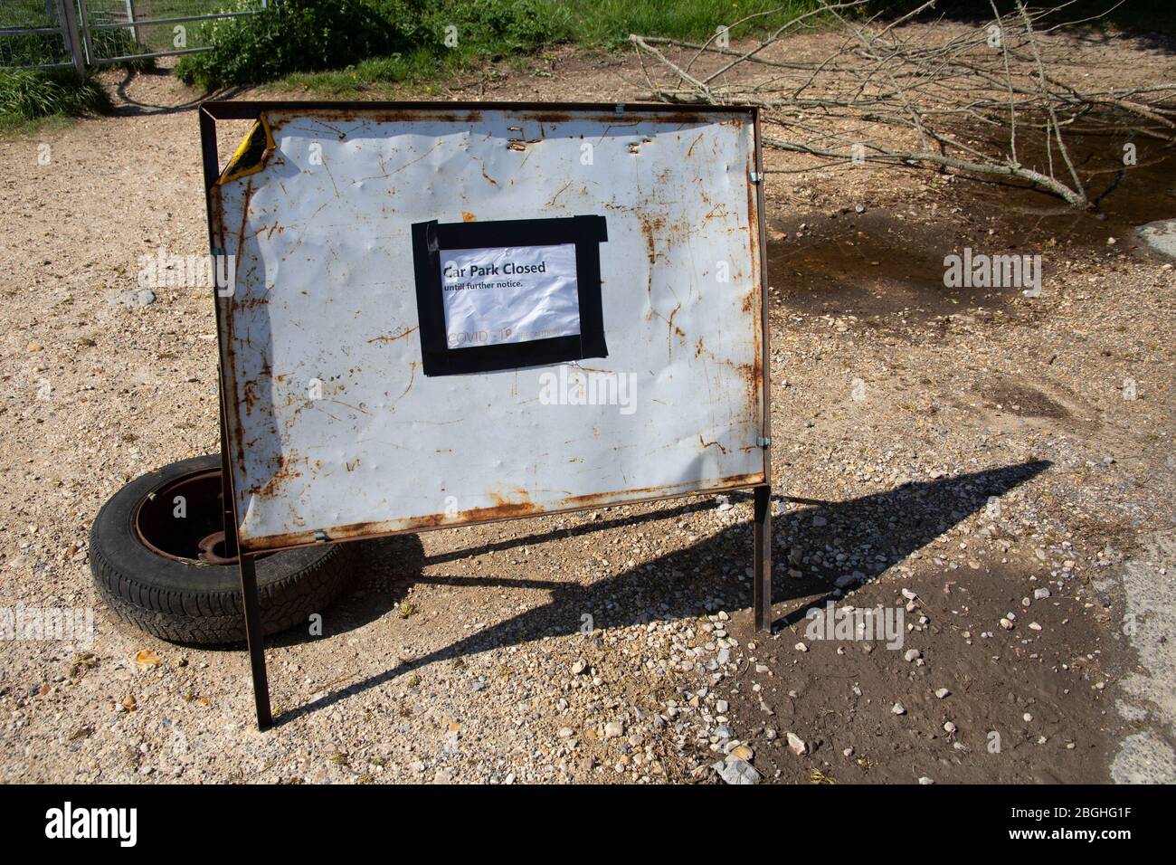 Parkplatz geschlossen Schild - Covid 19, Coronavirus Stockfoto