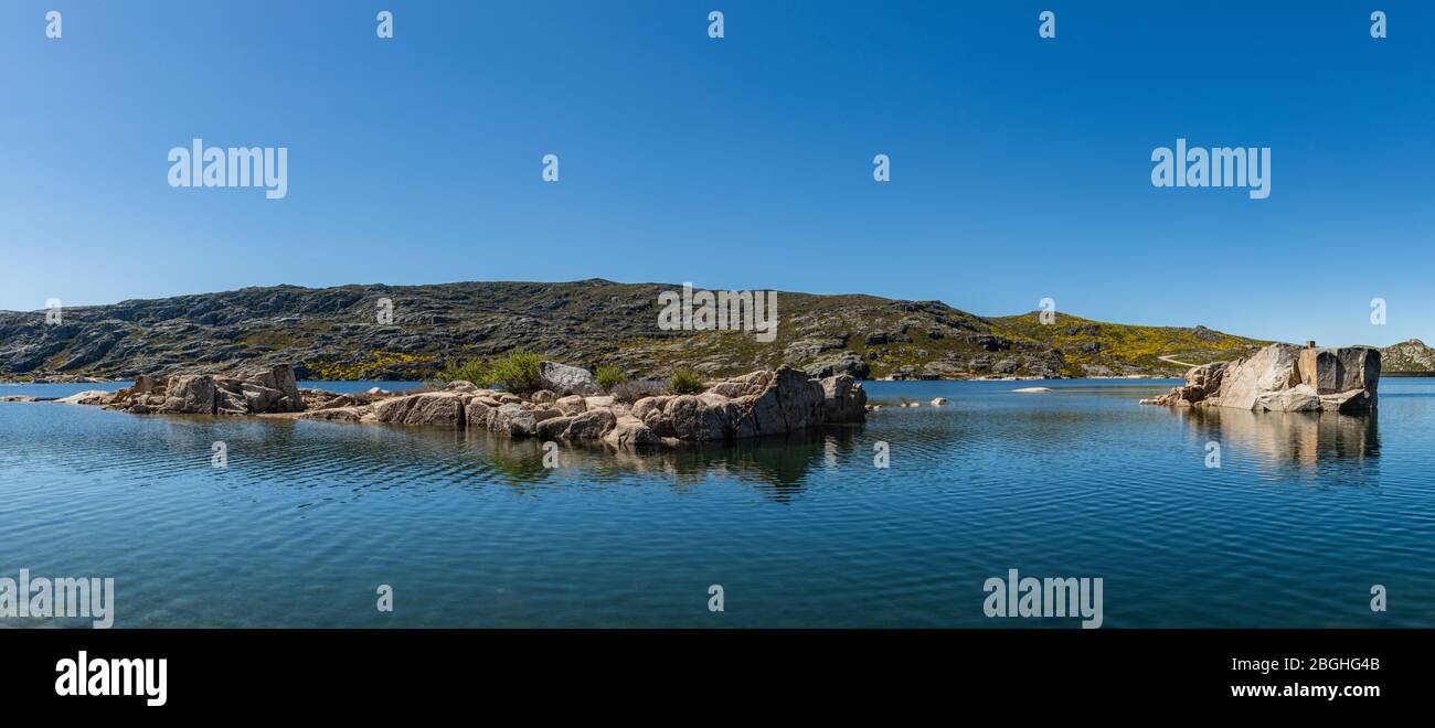 Lagoa Comprida ist der größte See des Naturparks Serra da Estrela, Portugal. Stockfoto