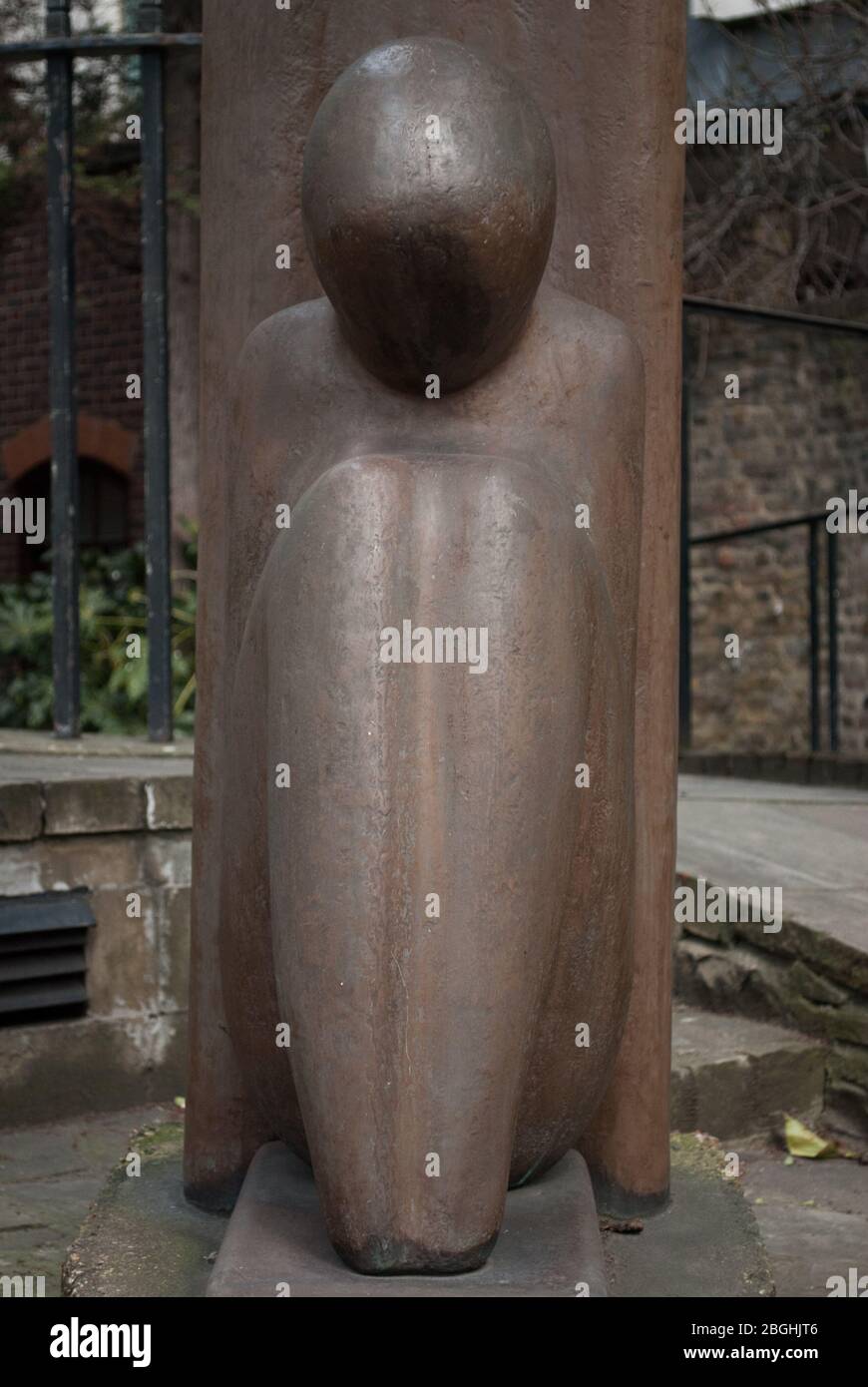 Heiligtum Statue Georgische Architektur Brick Stone Tower Aldgate Church, Aldgate High Street, London EC3N 1AB von Naomi Blake Stockfoto