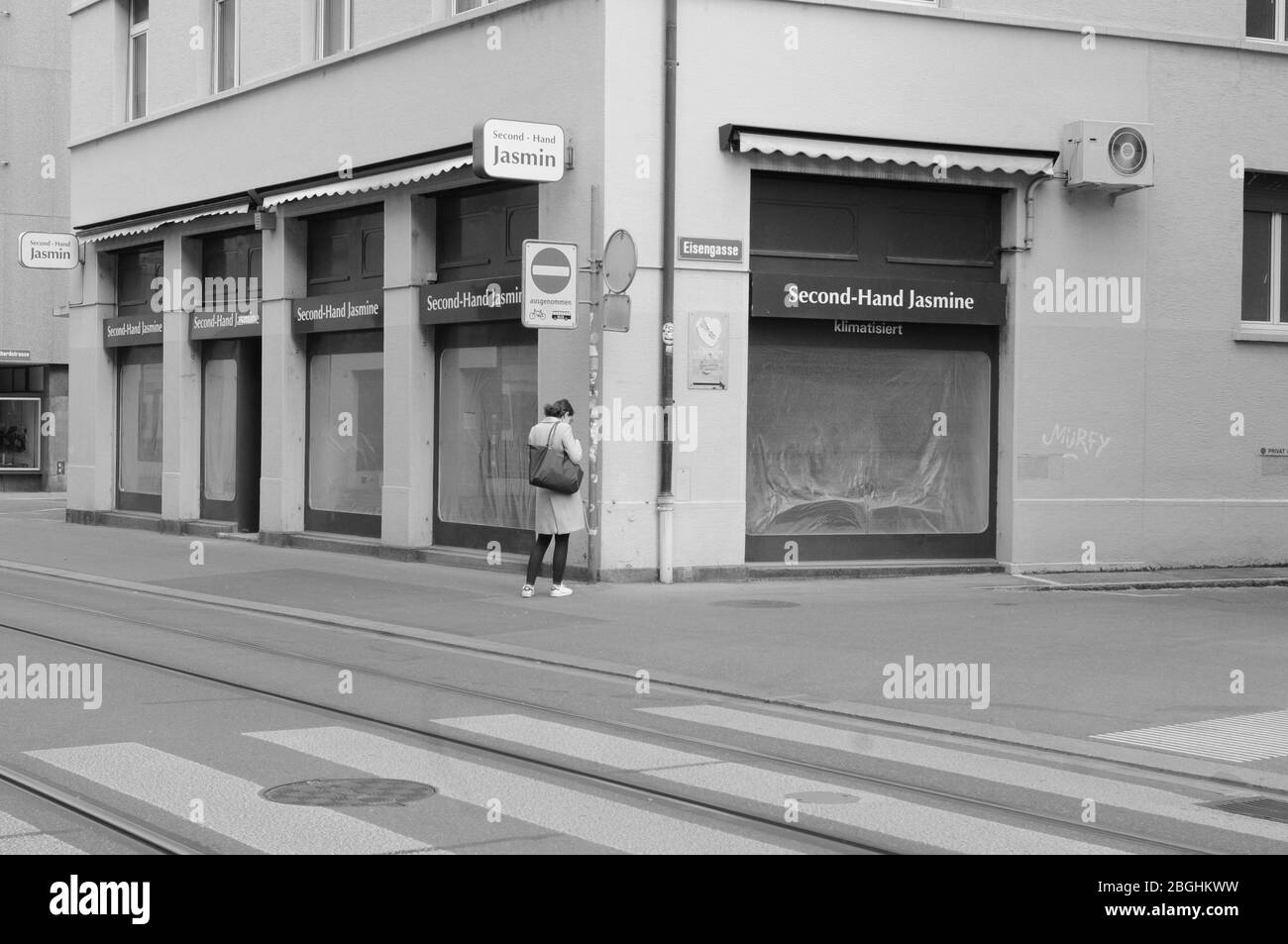 Zürich/Schweiz: Der Commerce in Seefeld ist wie anderswo still. Die Lockdown wird im Mai und juni schrittweise unstrikt Stockfoto