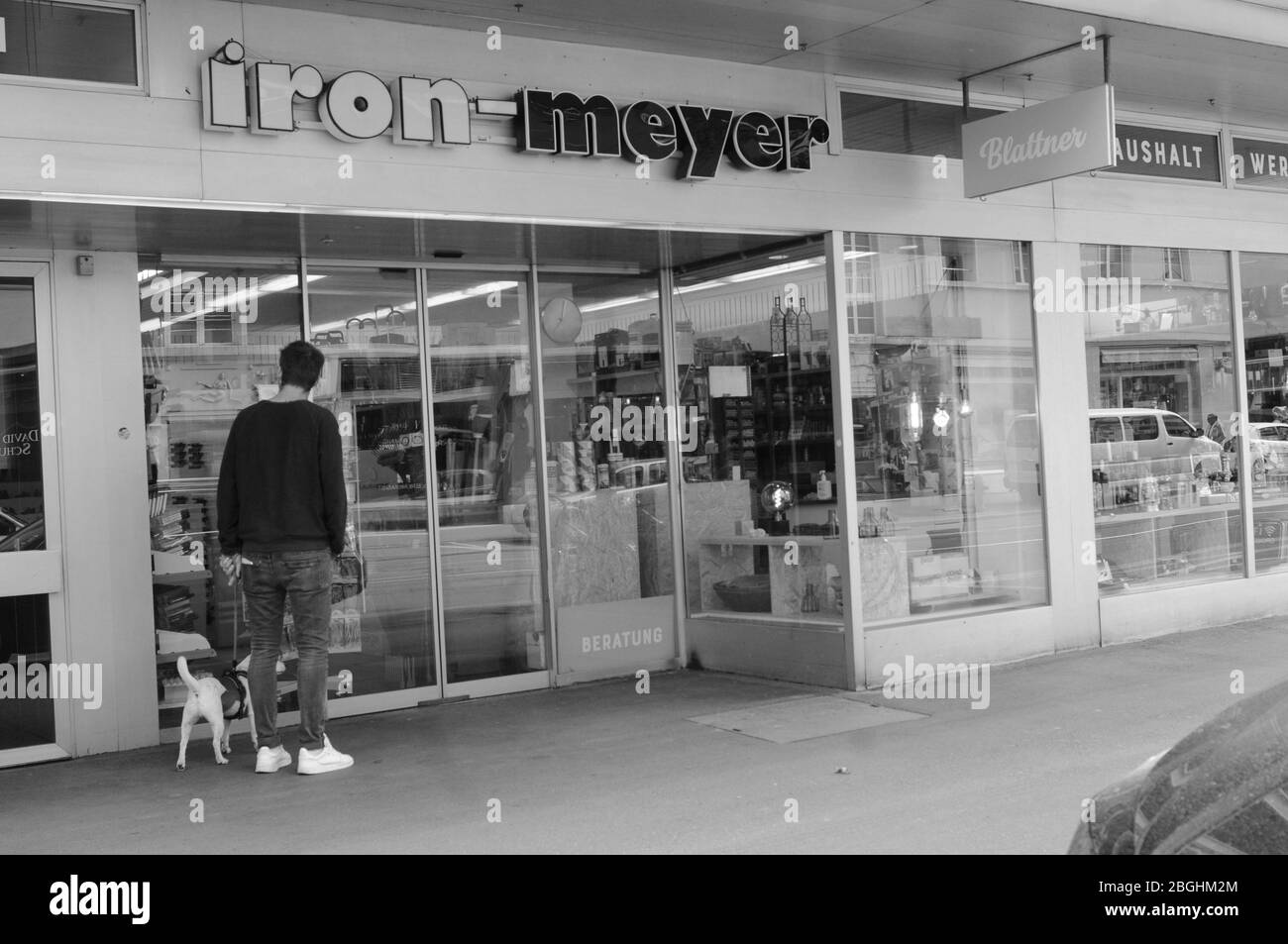 Zürich/Schweiz: Der Commerce in Seefeld ist wie anderswo still. Die Lockdown wird im Mai und juni schrittweise unstrikt Stockfoto