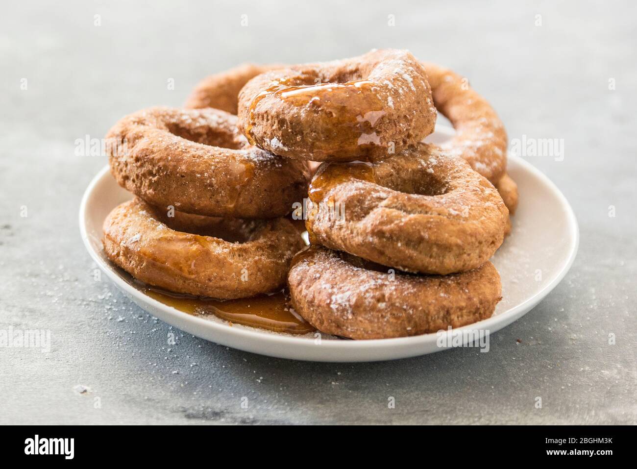 Donuts und Honig Hand gemacht Stockfoto