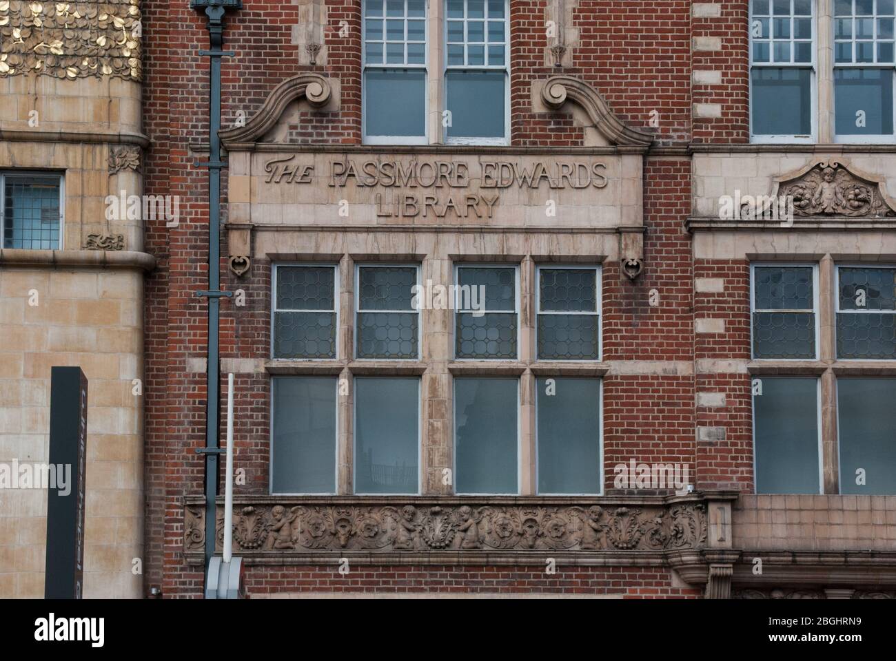 Red Brick Stone Fassade 1890s Architektur Whitechapel Gallery, 77–82 Whitechapel High Street, London E1 7QX Stockfoto