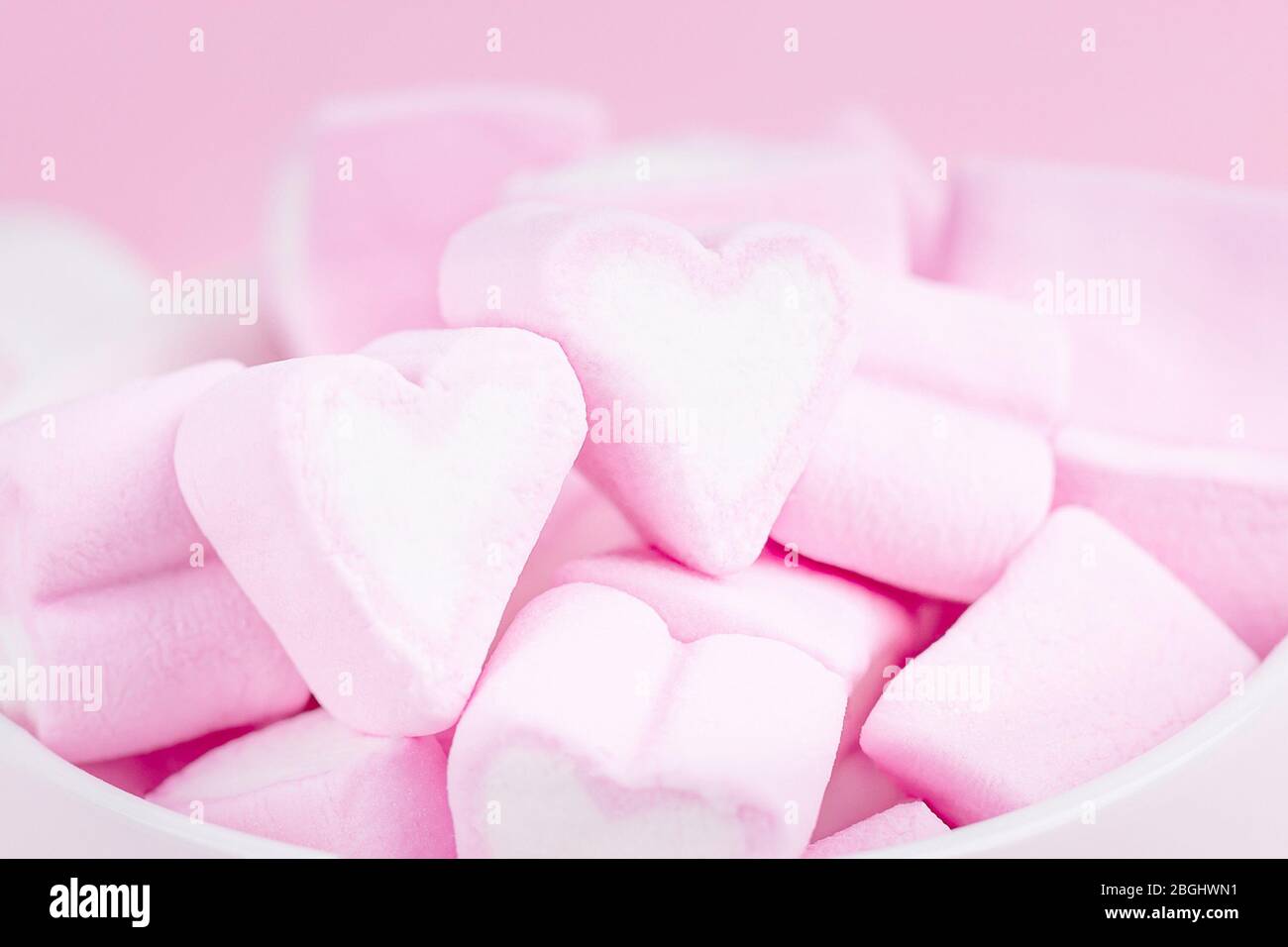 Love Theme Rosa Susse Marshmallow Herzen Rosa Farbe Valentinstag Hintergrund Susse Liebe Stockfotografie Alamy