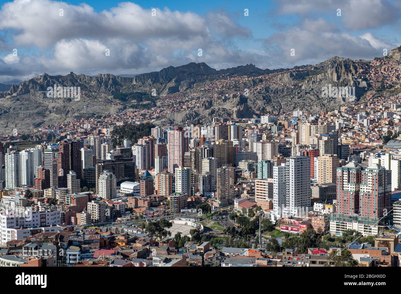 La Paz, Bolivien. Blick auf die Stadt von Mi Teleferico Antenne Seilbahn-System Stockfoto