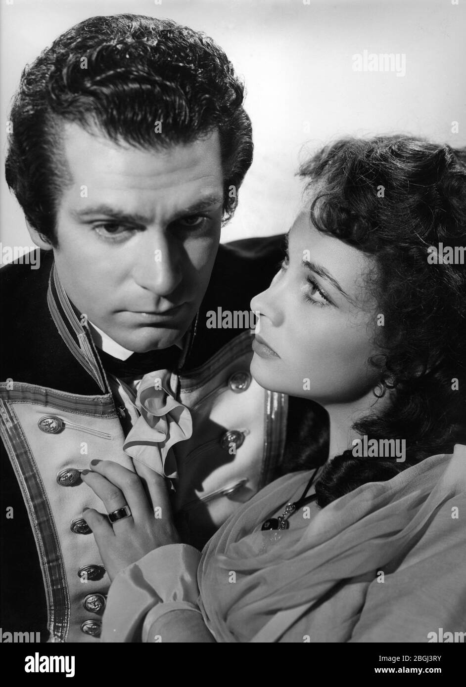 VIVIEN LEIGH als Emma, Lady Hamilton und LAURENCE OLIVIER als Nelson Posed Publicity Portrait for LADY HAMILTON aka THAT HAMILTON WOMAN 1941 Regisseur ALEXANDER KORDA Drehbuch Walter REISCH und R.C. SHERRIFF Musik Miklos ROZSA Foto von Robert COBURN Alexander Korda Films / United Artists Stockfoto